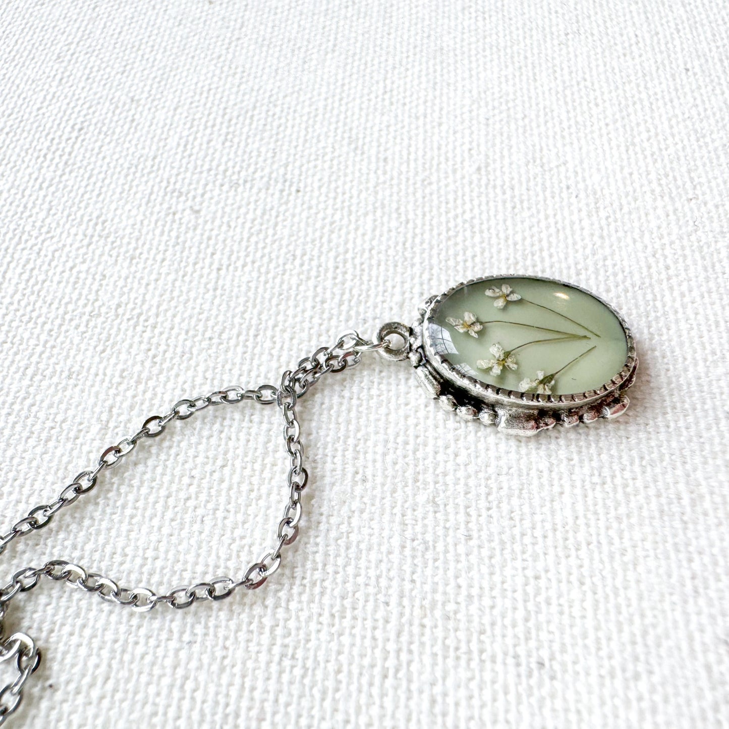 Beatrix Pressed Flower Necklace | Silver