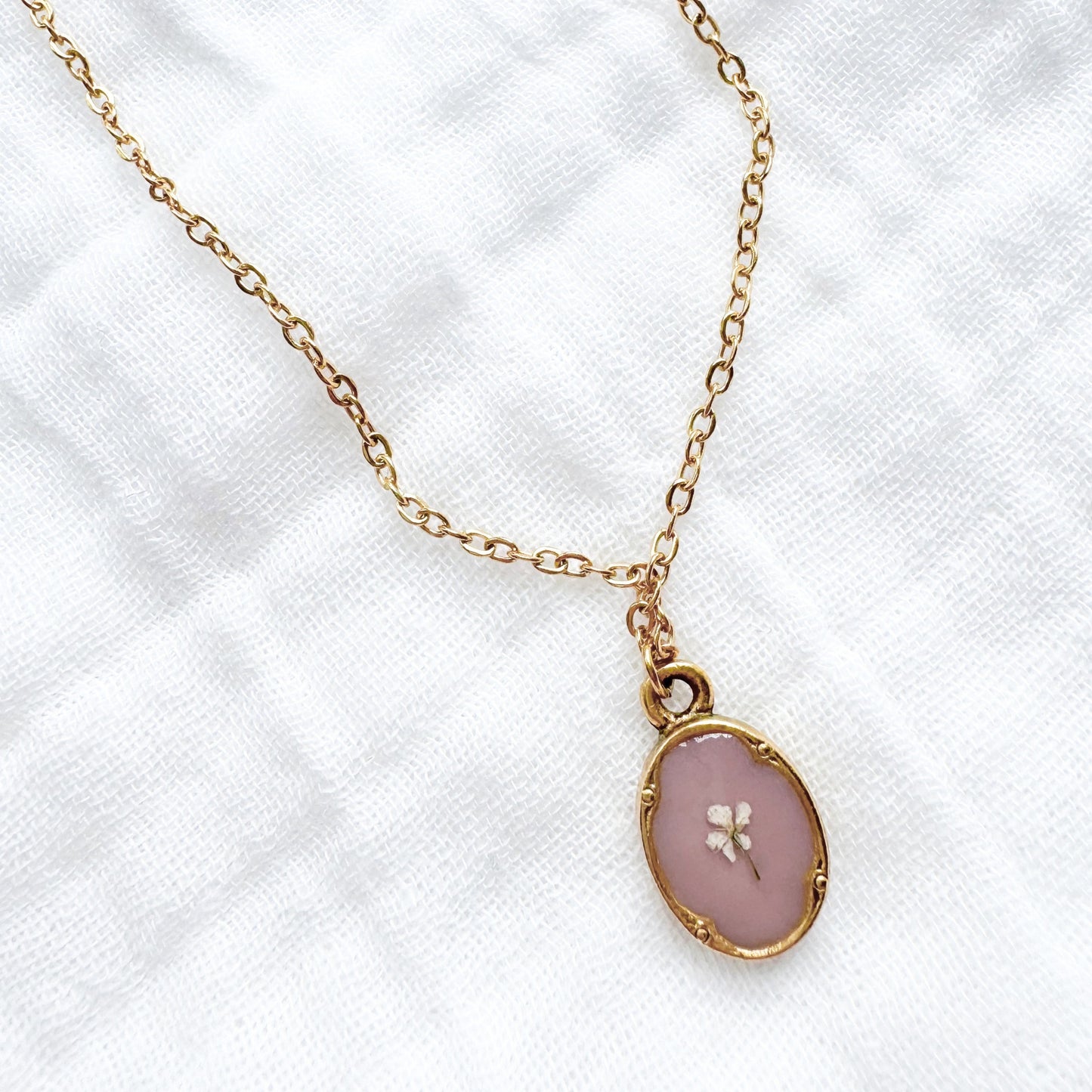 Anna Mini Ornate Pressed Flower Necklace | Gold