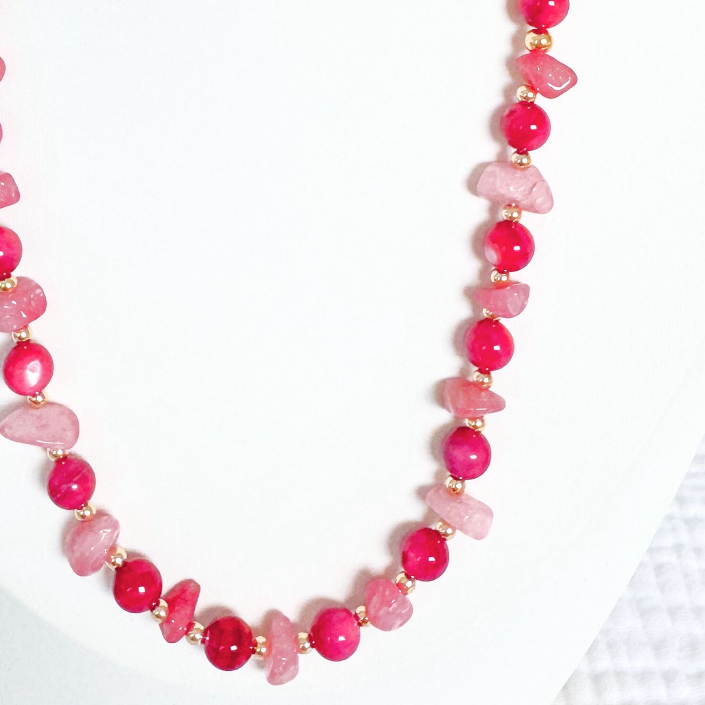 Shell and Quartzite Gemstone Necklace | Gold