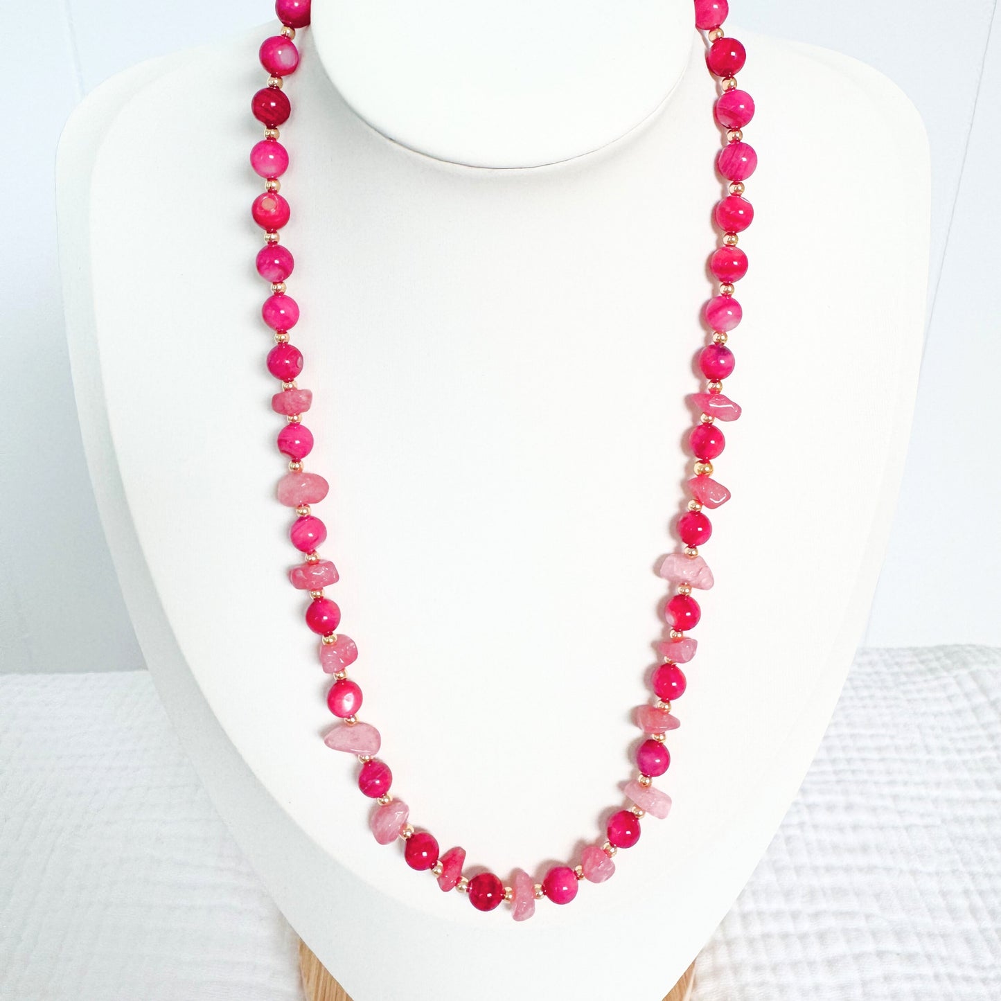 Shell and Quartzite Gemstone Necklace | Gold
