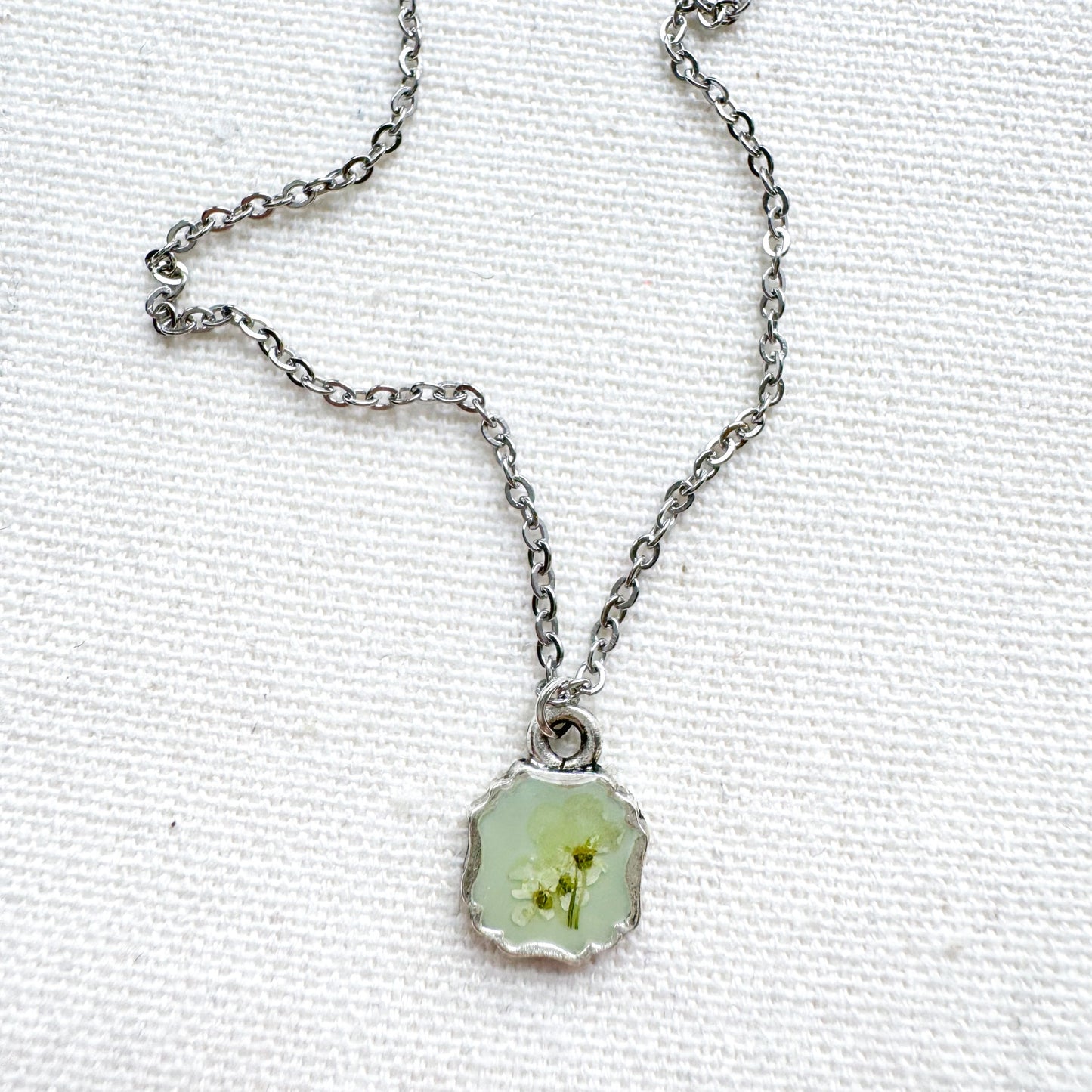 Beth Pressed Flower Necklace | Silver