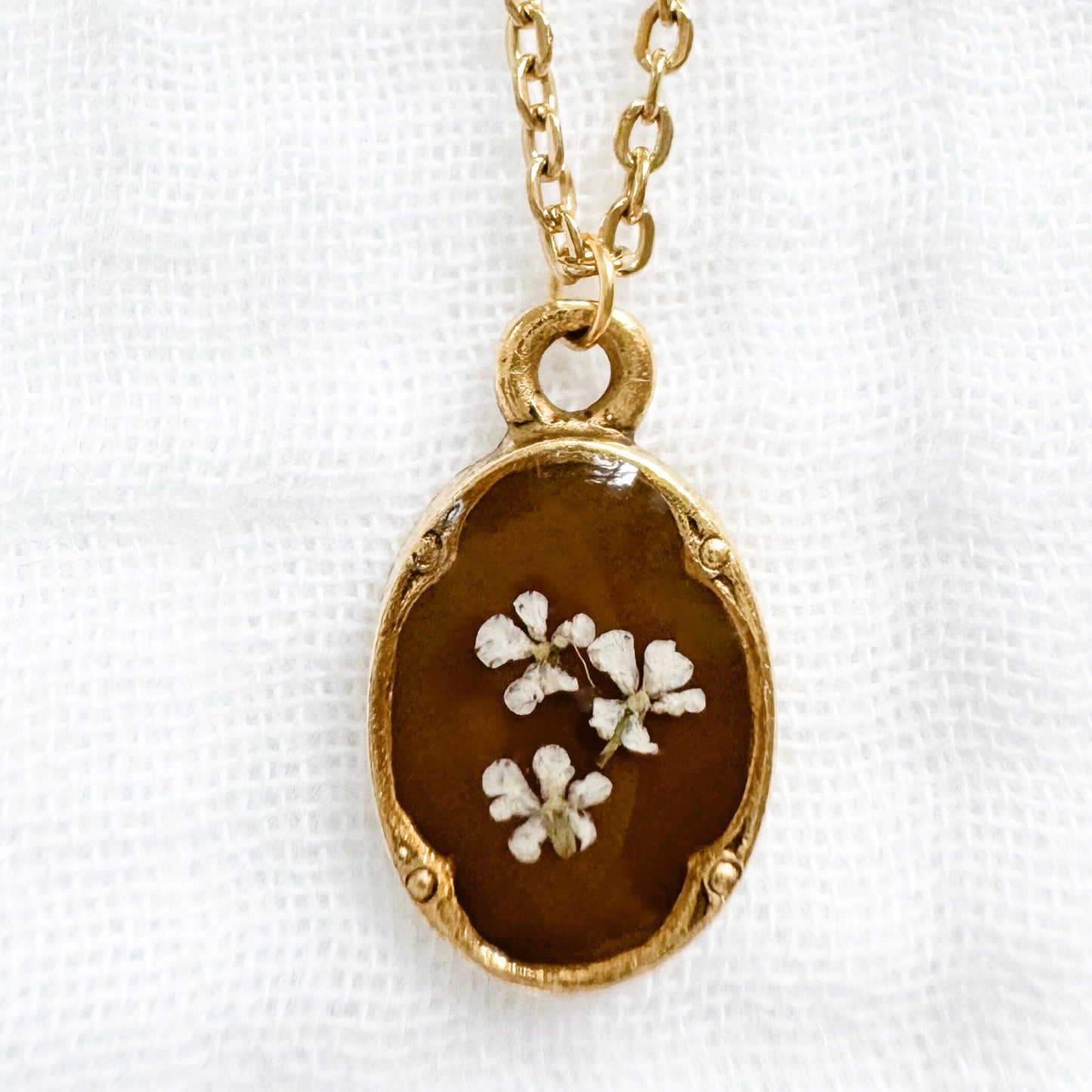 Gretel Mini Ornate Pressed Flower Necklace | Gold