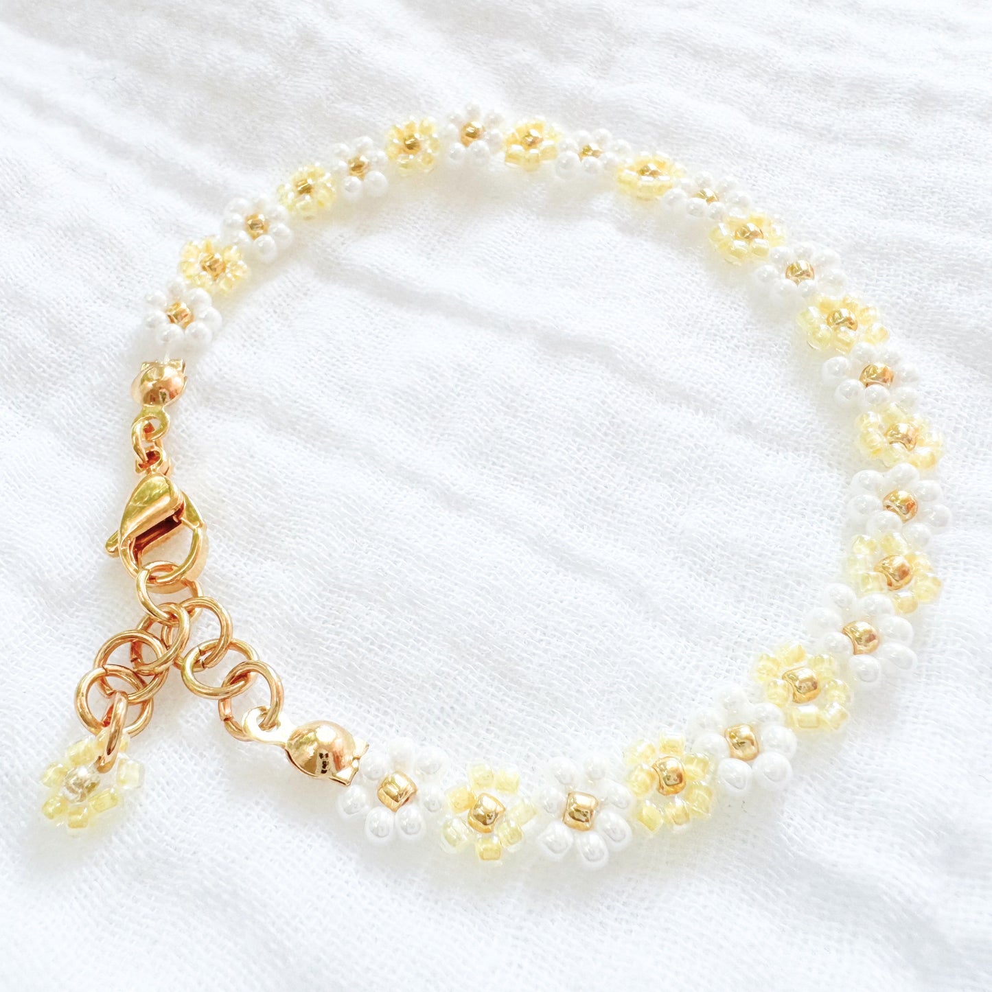 Buttercups and Daisies Bracelet | Gold
