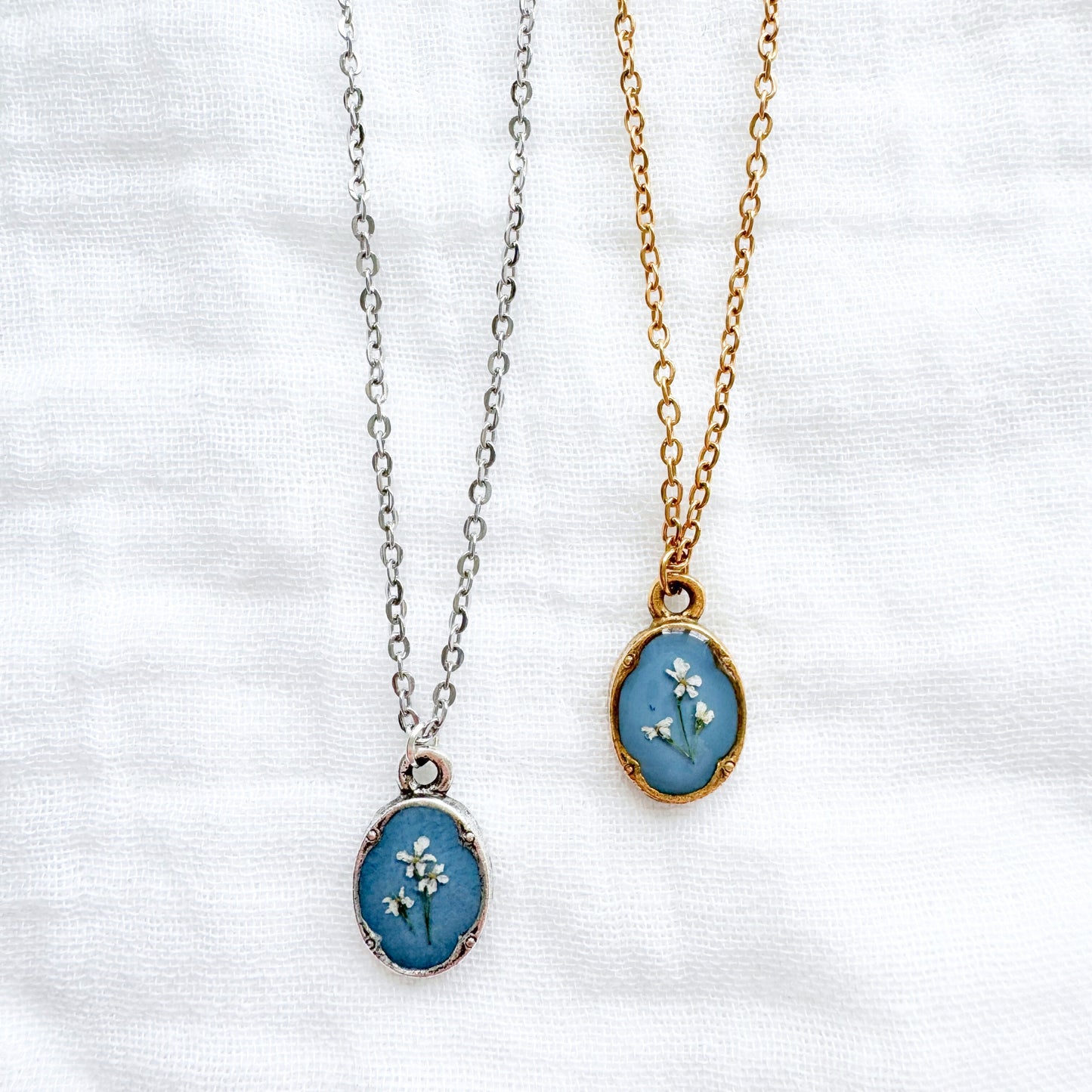 Chantelle Mini Ornate Pressed Flower Necklace | Gold