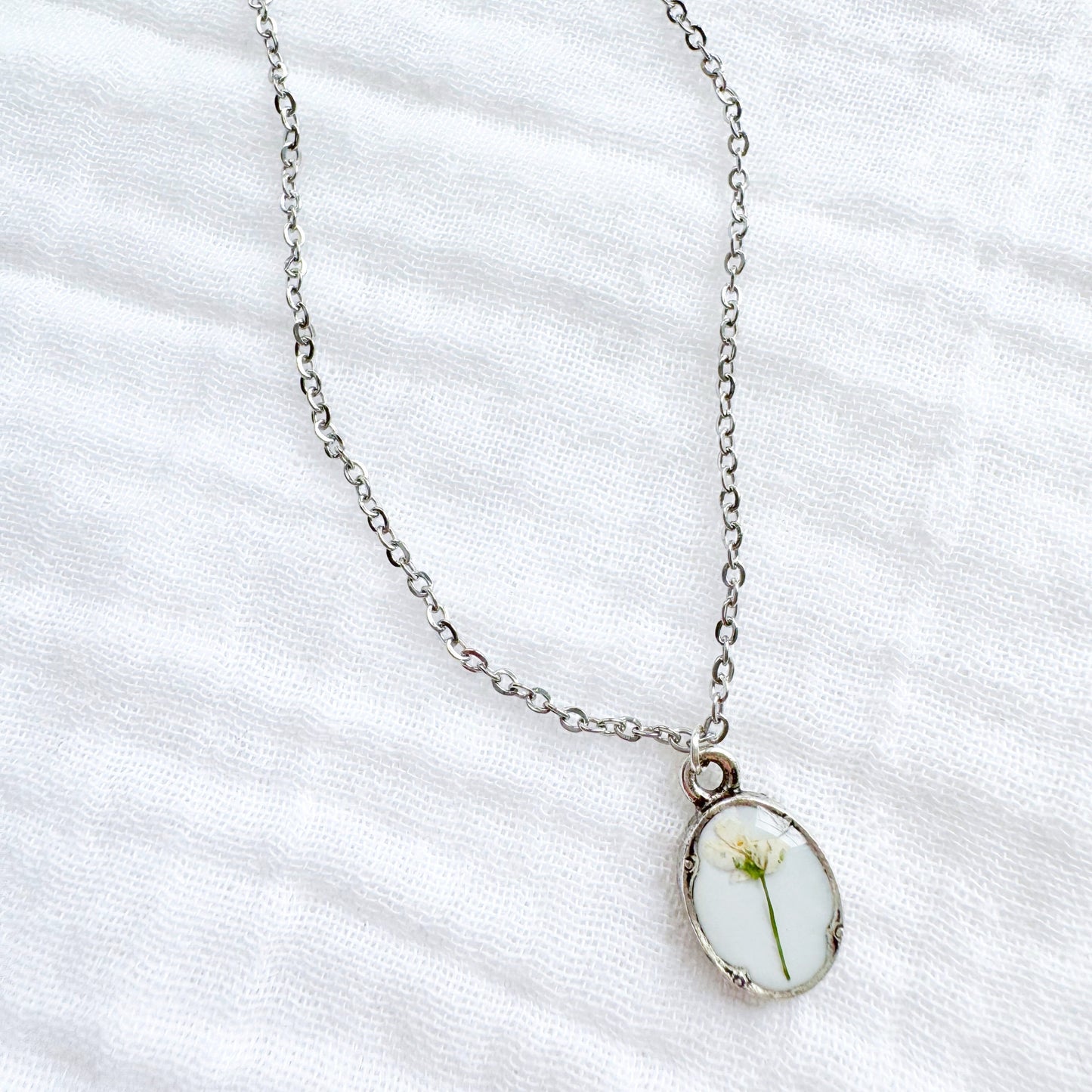 Claire Mini Ornate Pressed Flower Necklace | Silver
