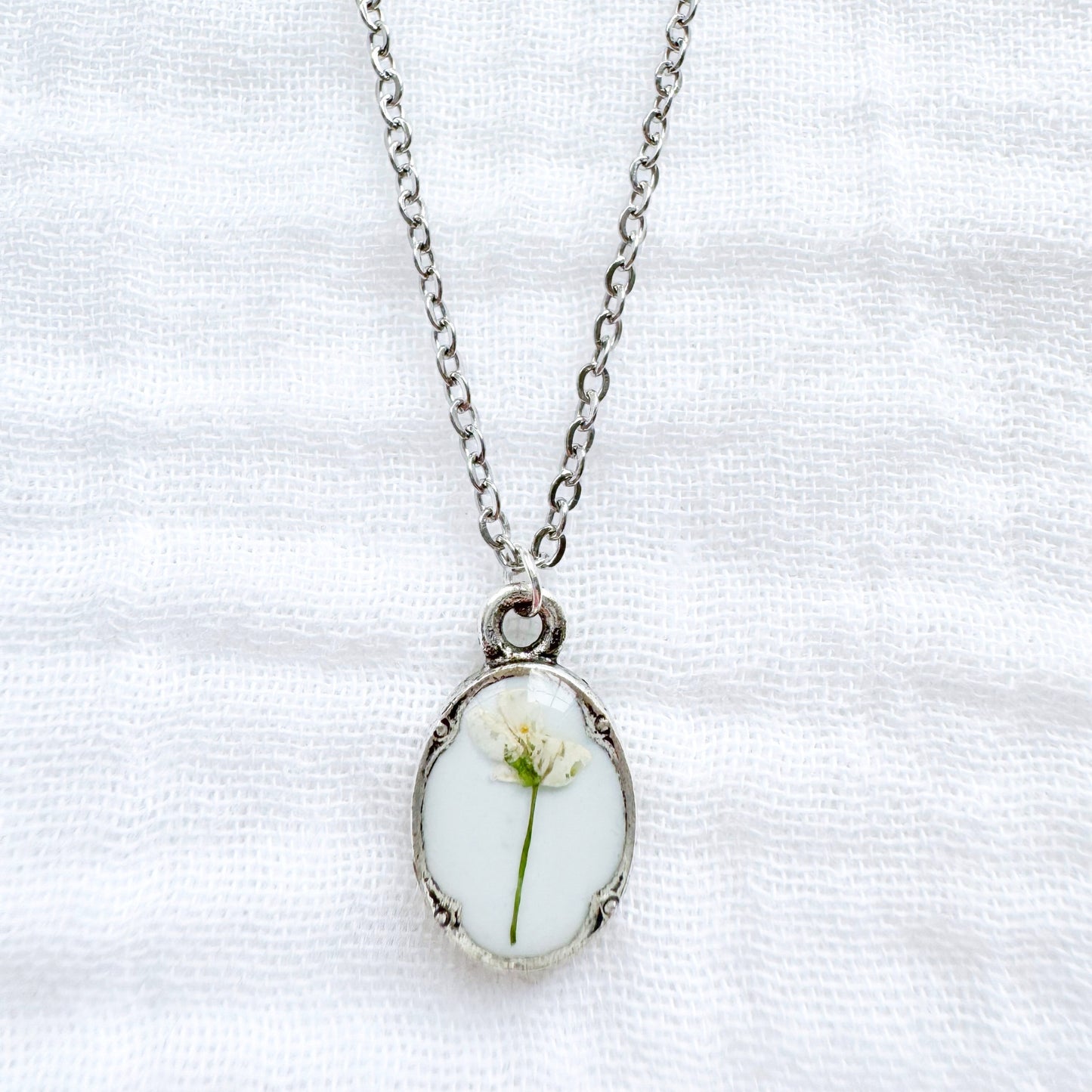 Claire Mini Ornate Pressed Flower Necklace | Silver