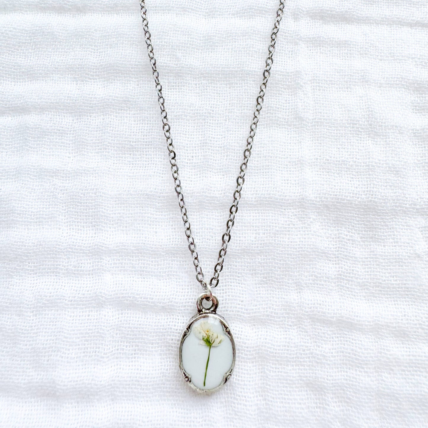 Claire Mini Ornate Pressed Flower Necklace | Silver