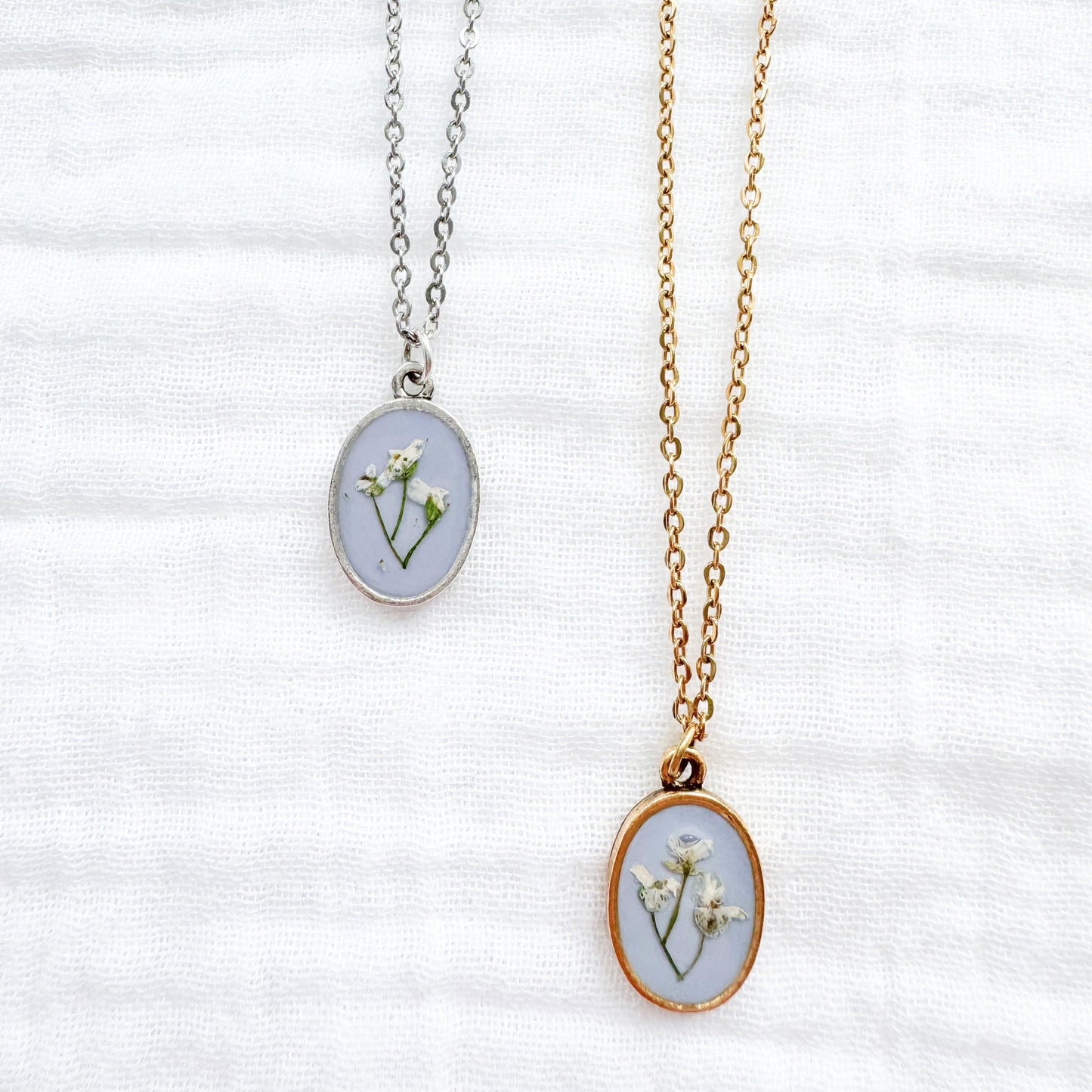 Wendy Classic Oval Pressed Flower Necklace | Gold