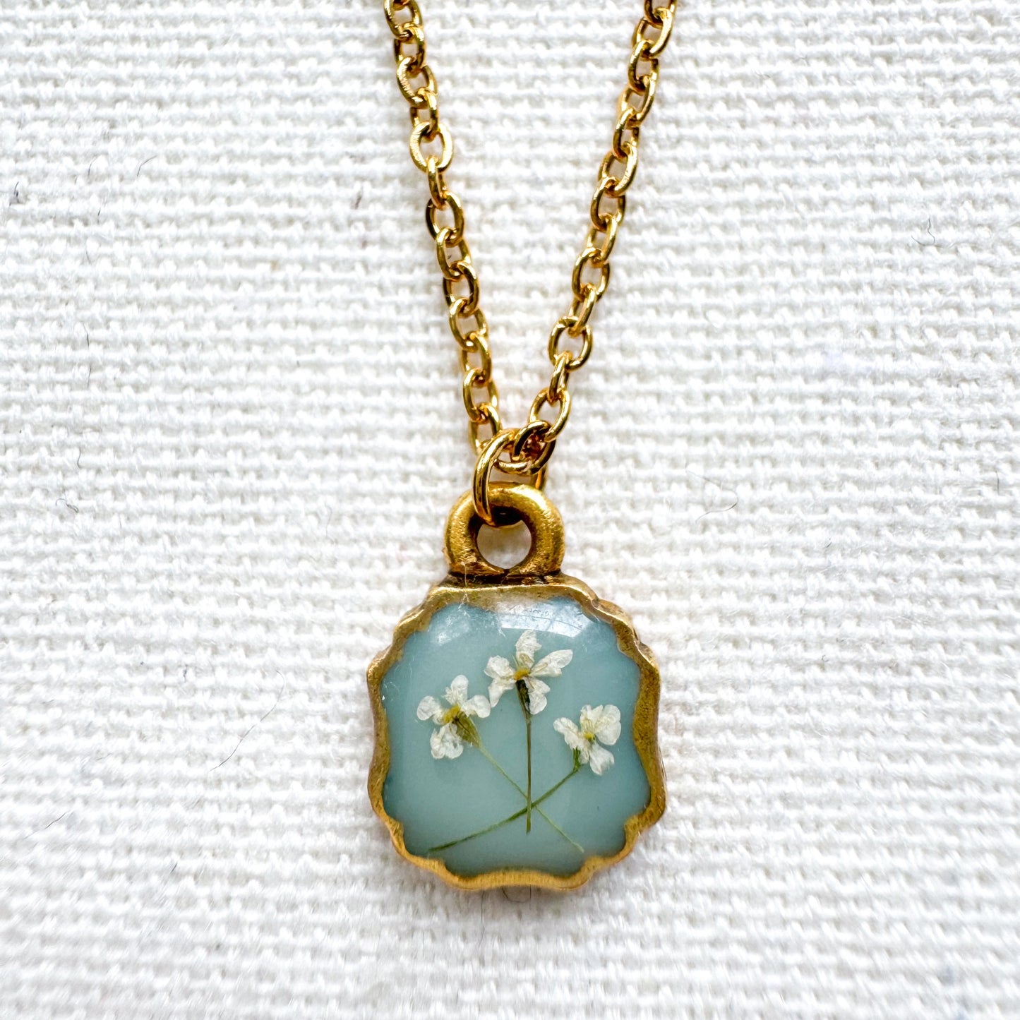 Eloise Pressed Flower Necklace | Gold