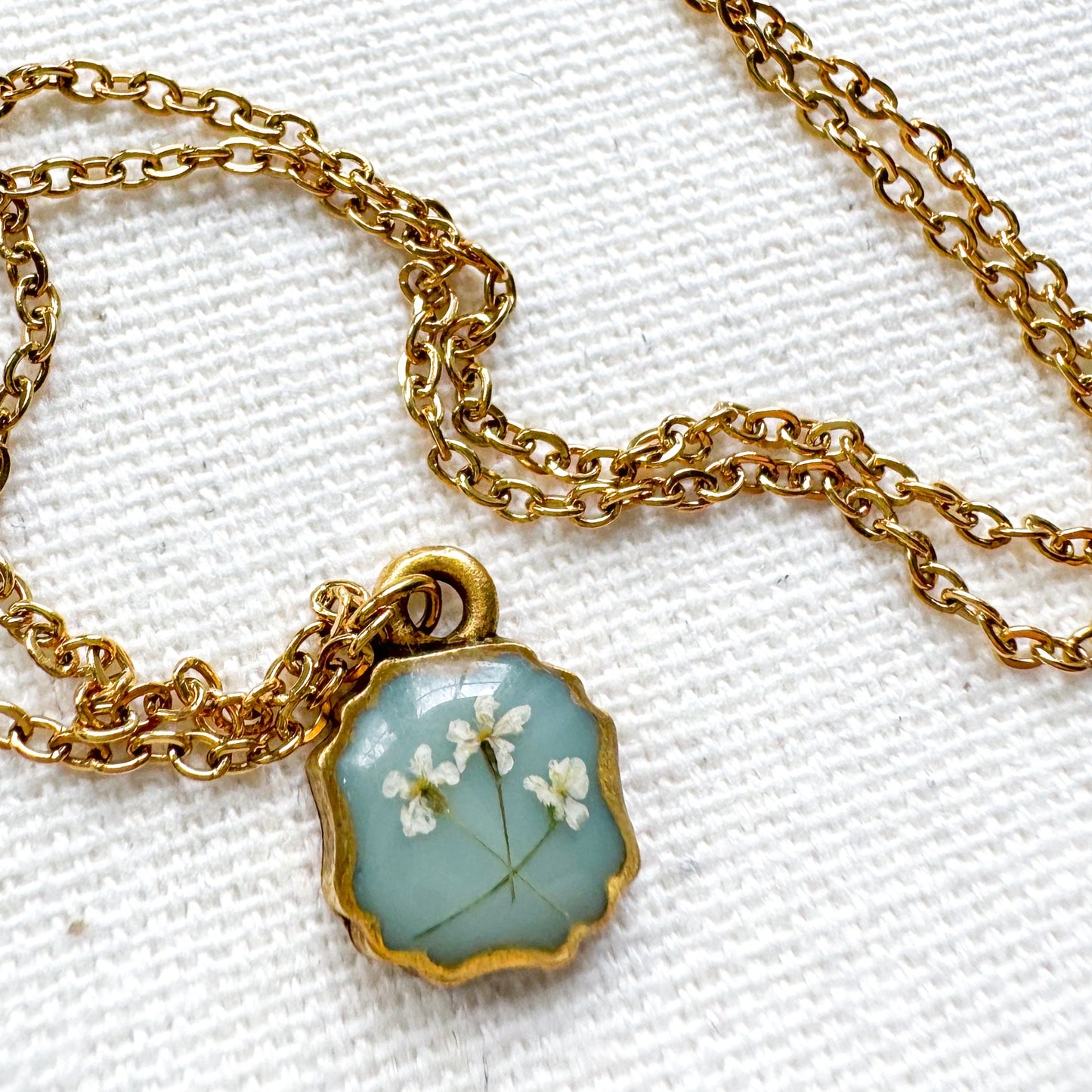 Eloise Pressed Flower Necklace | Gold