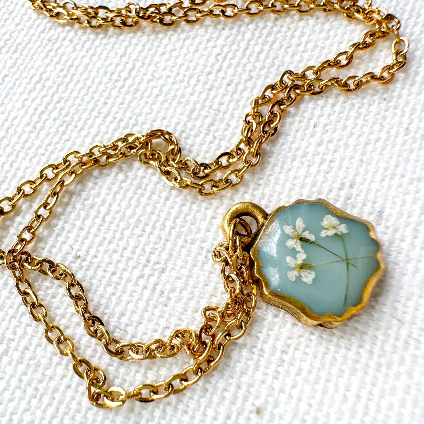 Eloise Pressed Flower Necklace | Gold