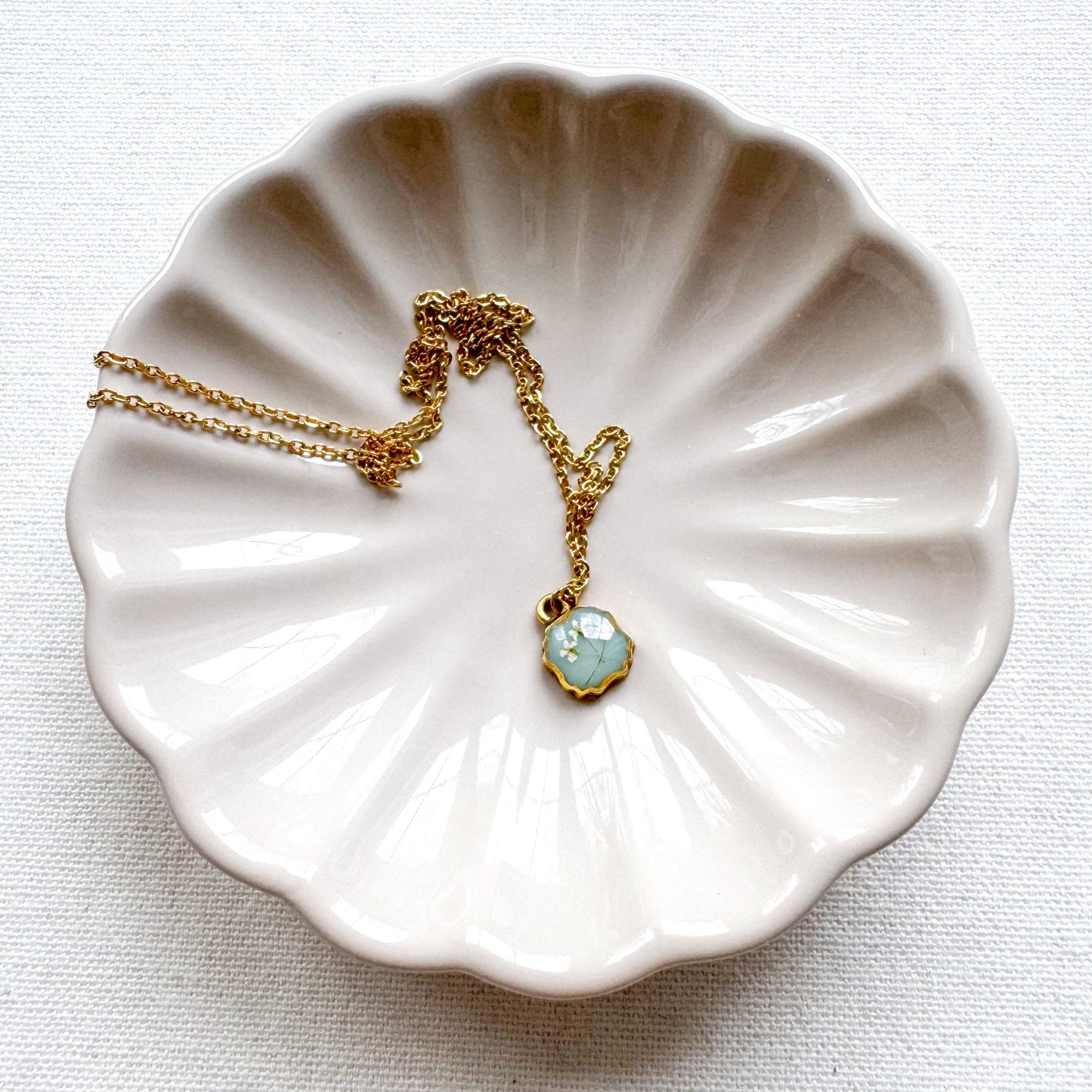 Eloise Pressed Flower Necklace | Gold
