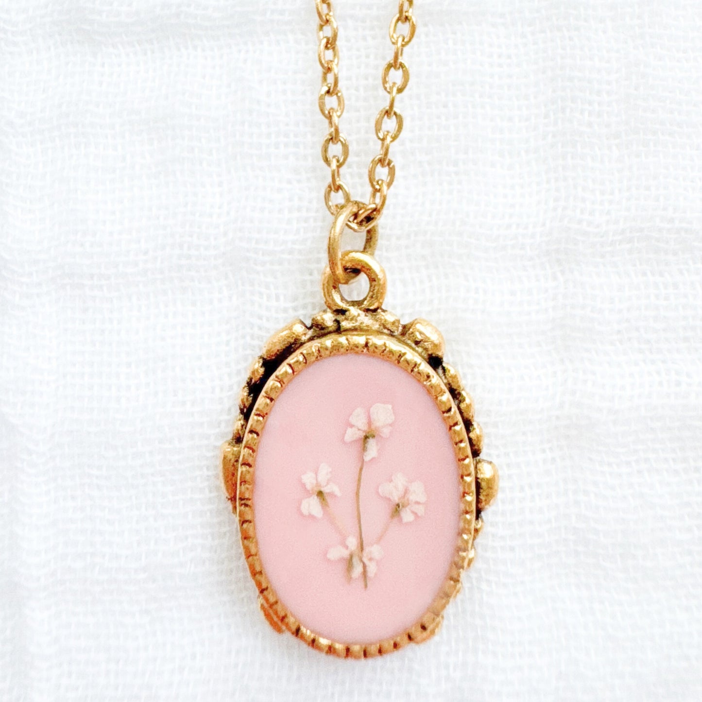 Emma Ornate Pressed Flower Necklace | Gold
