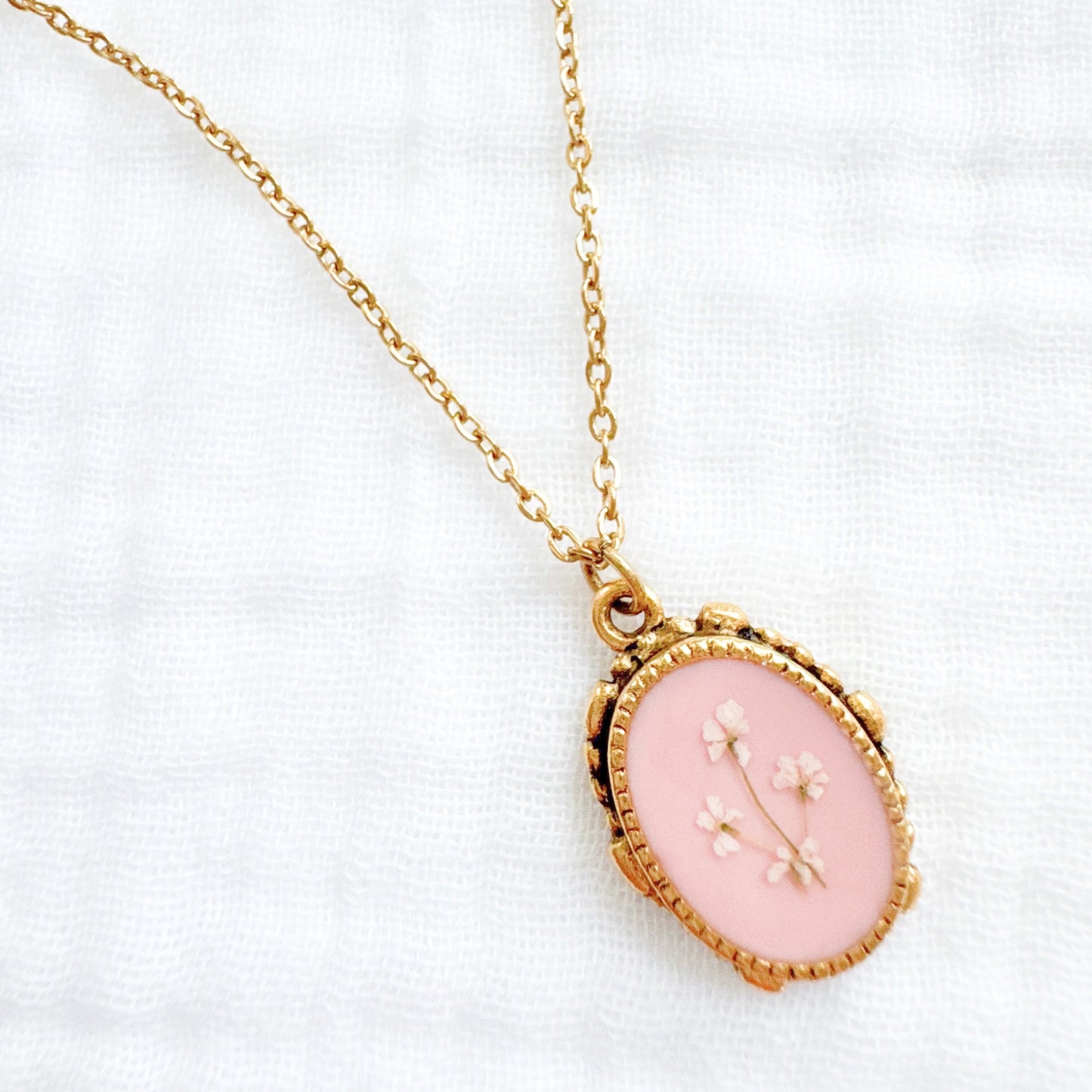 Emma Ornate Pressed Flower Necklace | Gold