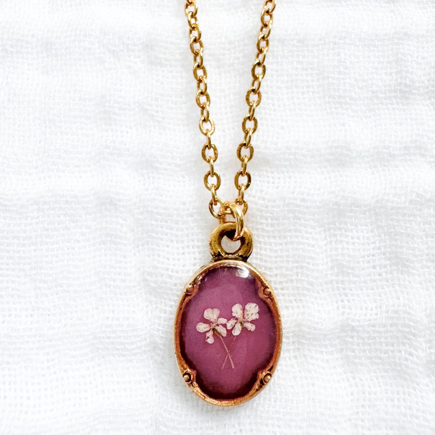 Enid Mini Ornate Pressed Flower Necklace | Gold