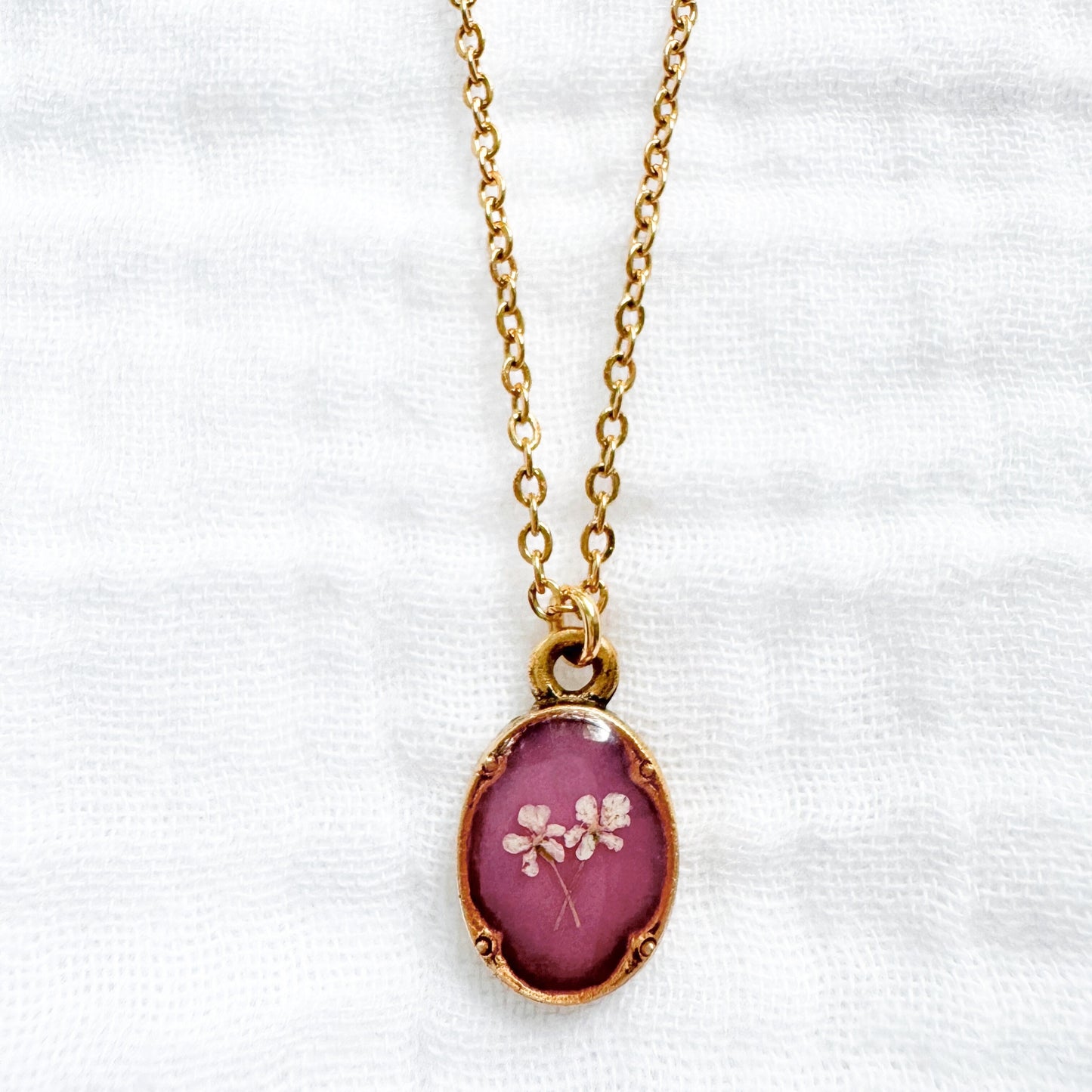 Enid Mini Ornate Pressed Flower Necklace | Gold