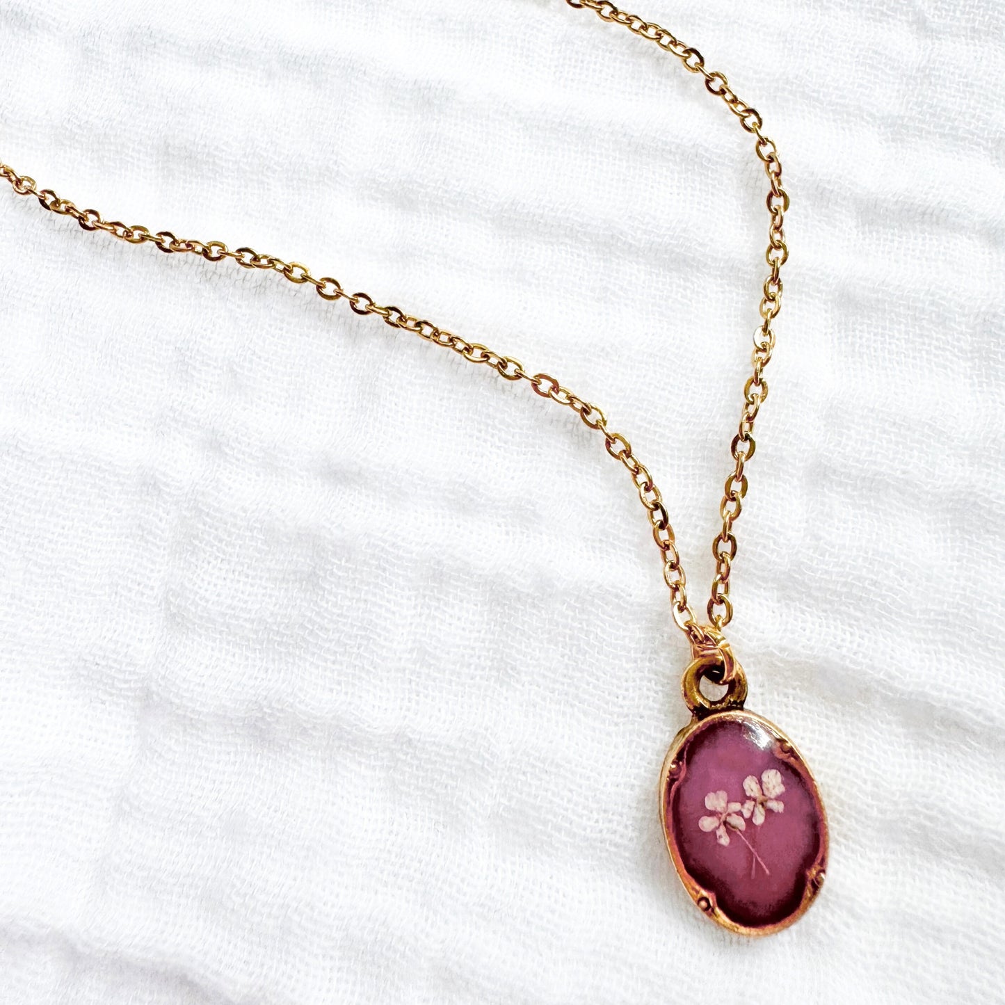 Enid Mini Ornate Pressed Flower Necklace | Gold