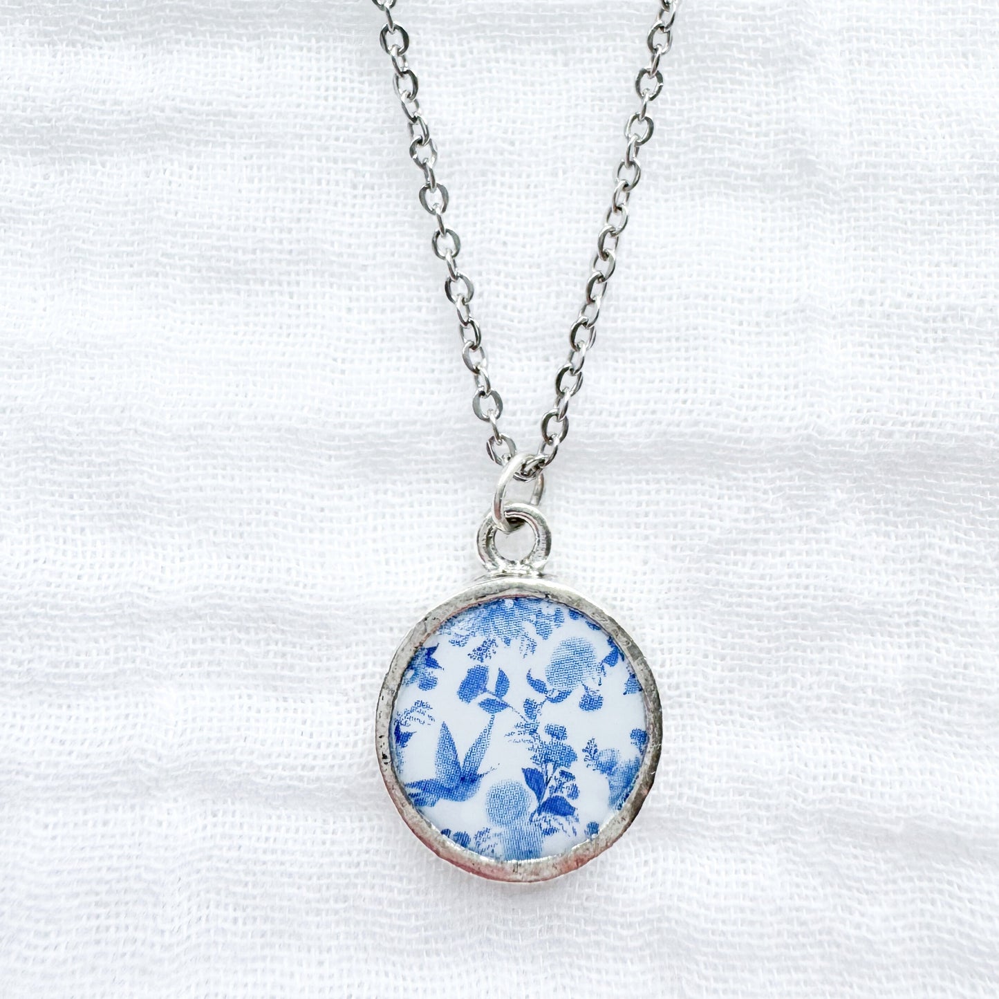 Toile d'oiseaux Coin Necklace | Silver
