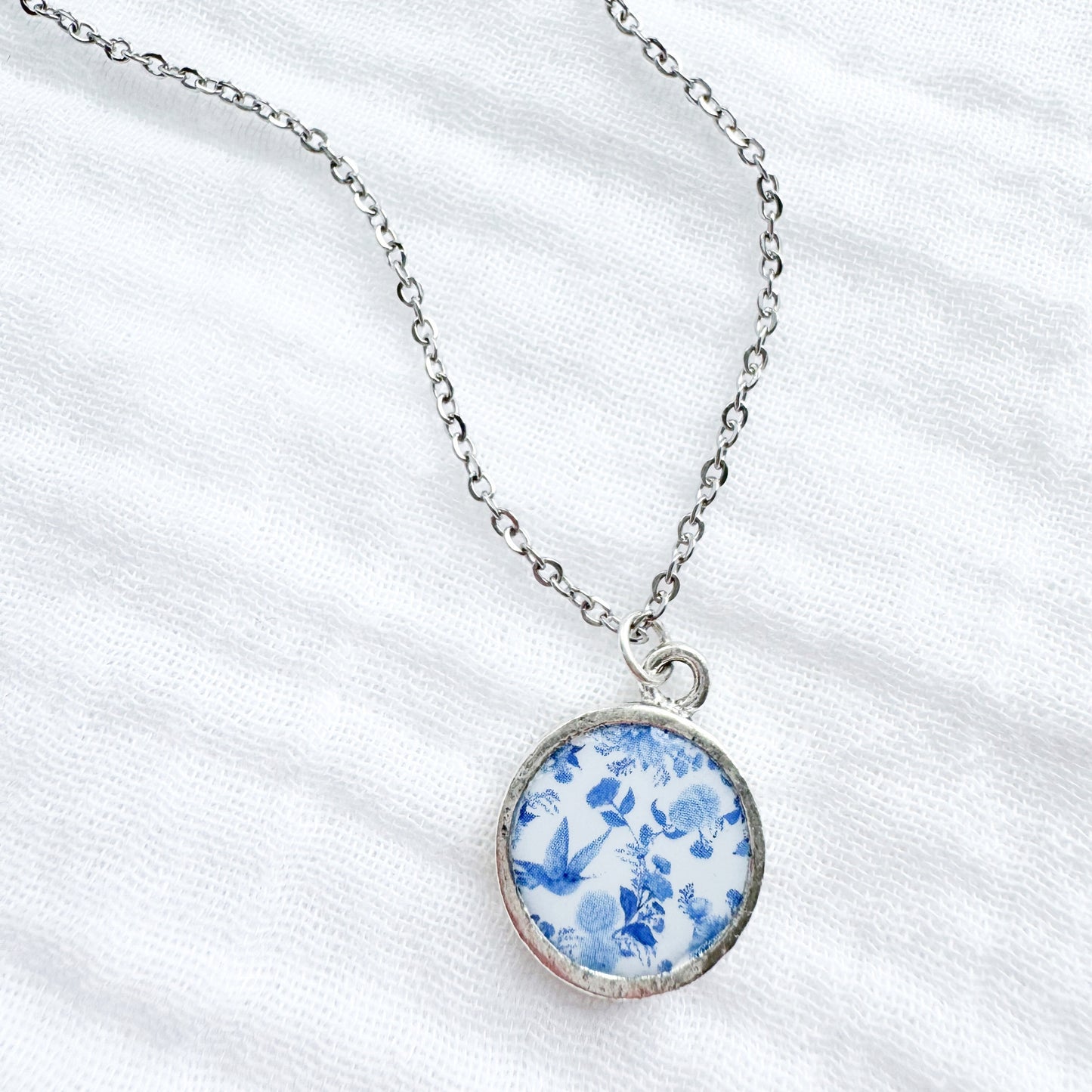 Toile d'oiseaux Coin Necklace | Silver