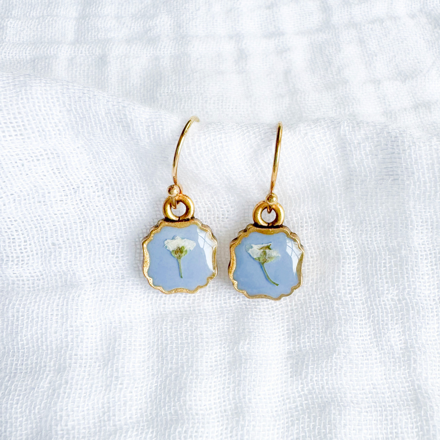 Geneviève Pressed Flower Drop Earrings | Gold