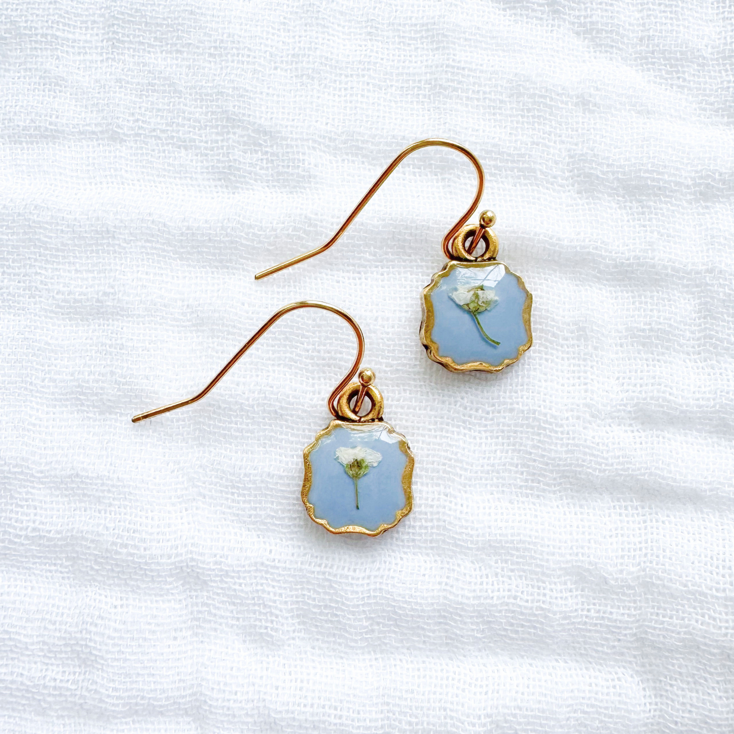 Geneviève Pressed Flower Drop Earrings | Gold