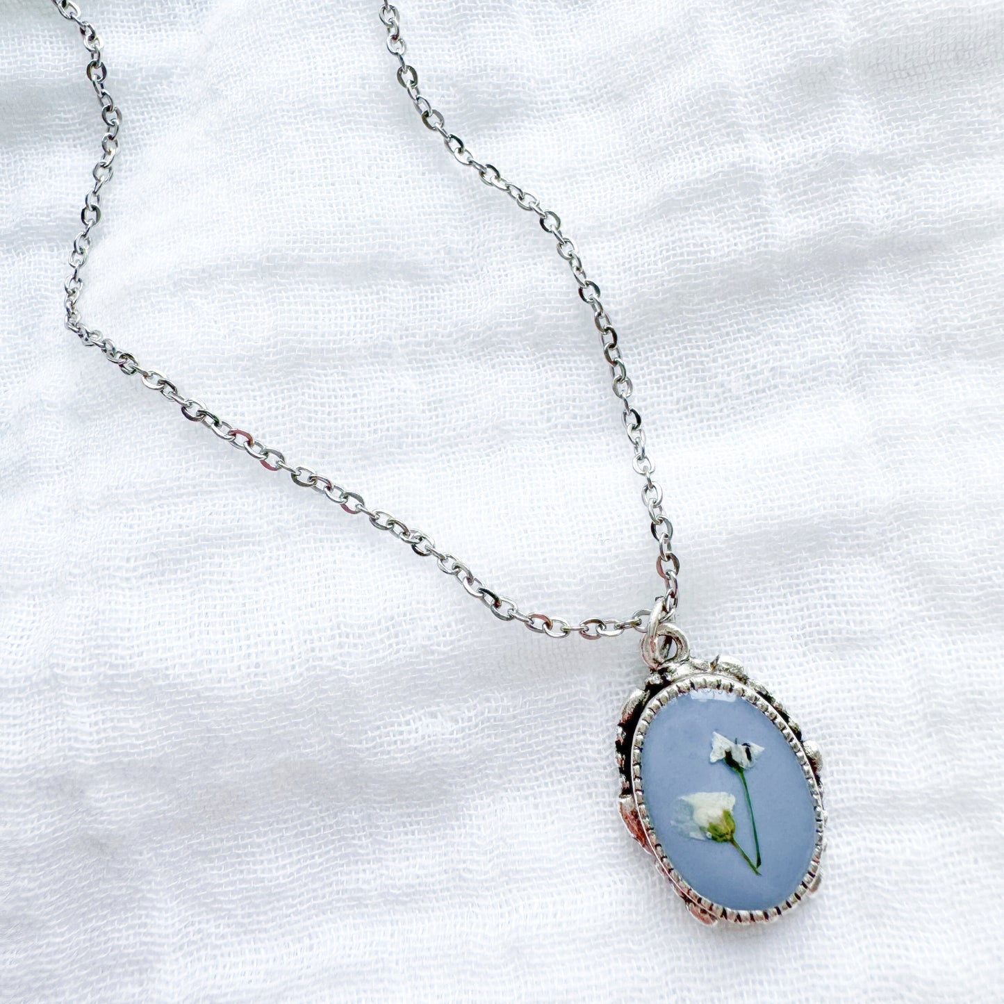 Geneviève Ornate Pressed Flower Necklace | Silver