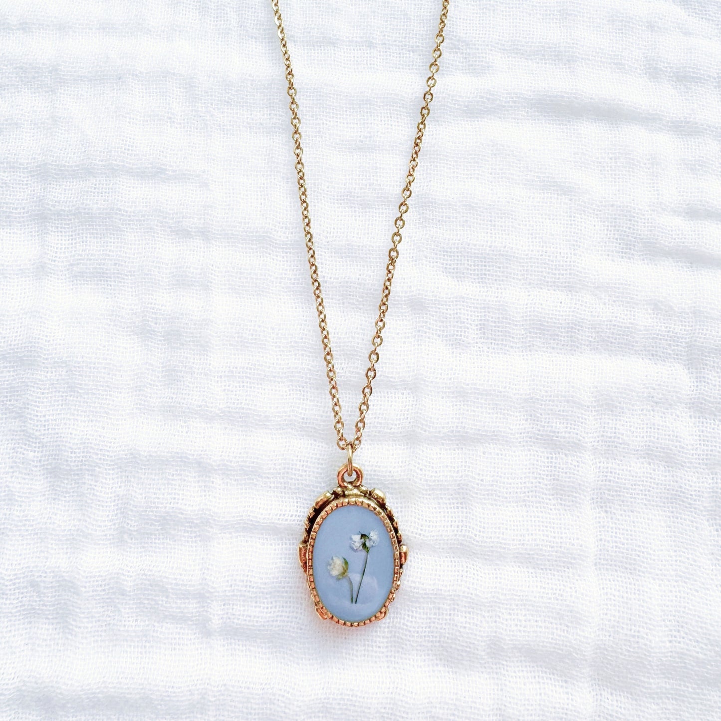 Geneviève Ornate Pressed Flower Necklace | Gold