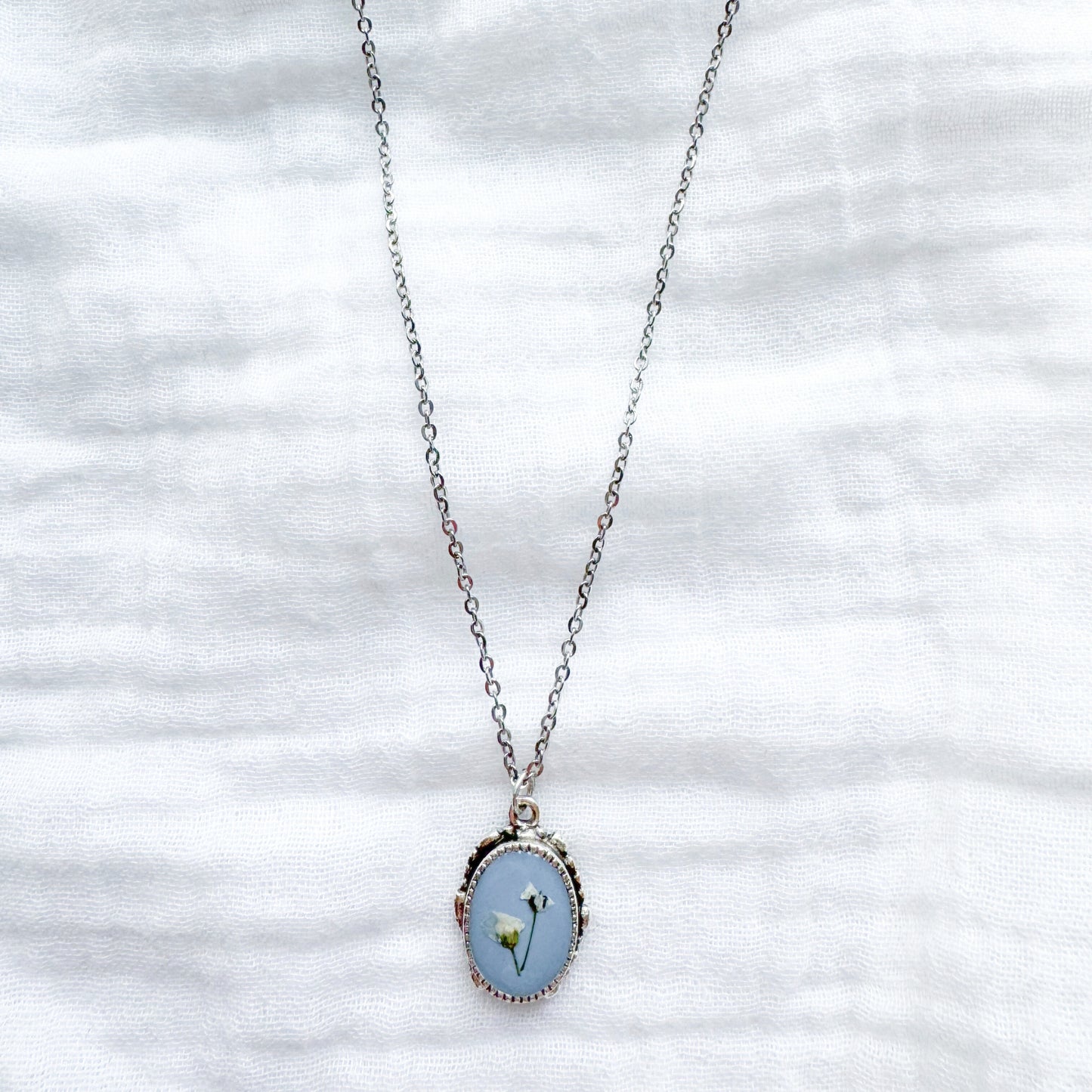 Geneviève Ornate Pressed Flower Necklace | Silver