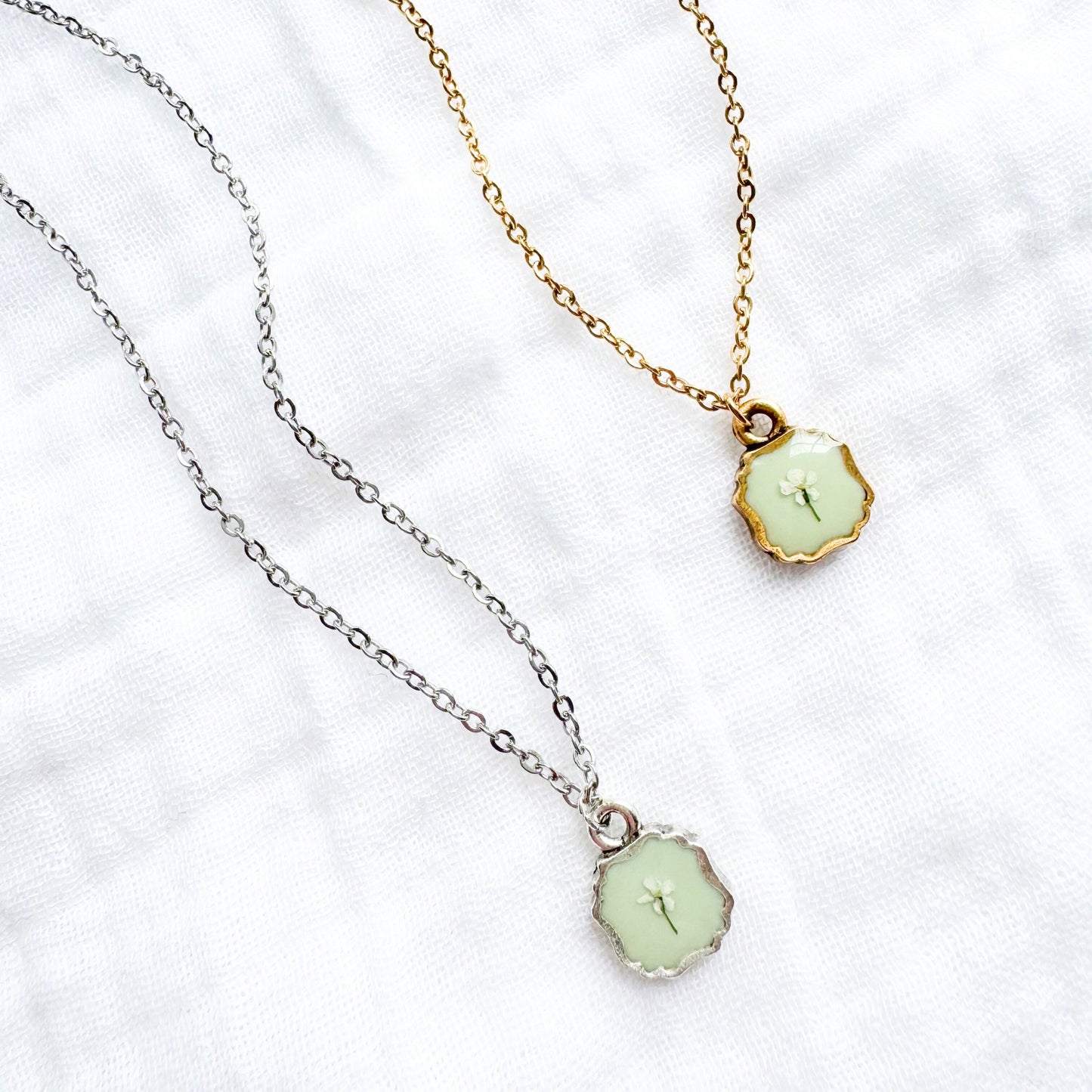 Heather Mini Frame Pressed Flower Necklace | Silver