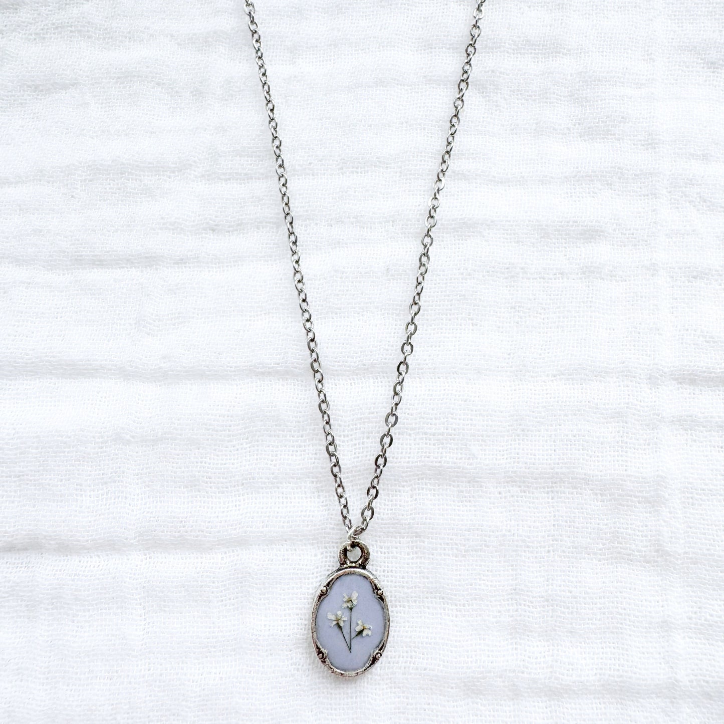 Hollee Mini Ornate Pressed Flower Necklace | Silver
