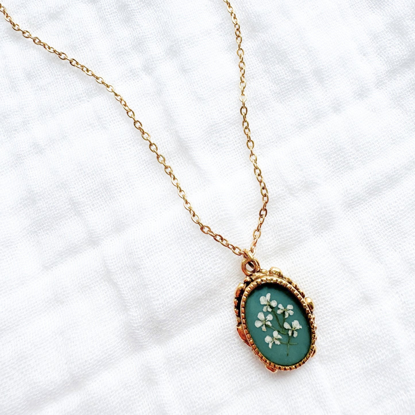 Jeannie Pressed Flower Necklace | Gold