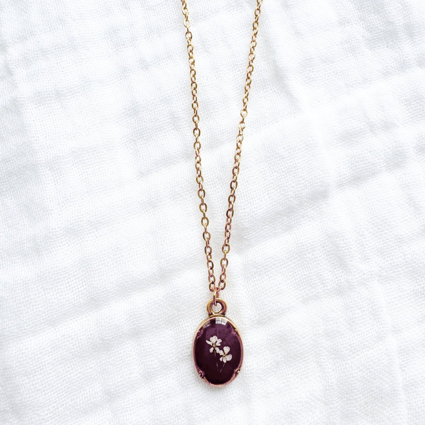 Jessie Mini Ornate Pressed Flower Necklace | Gold