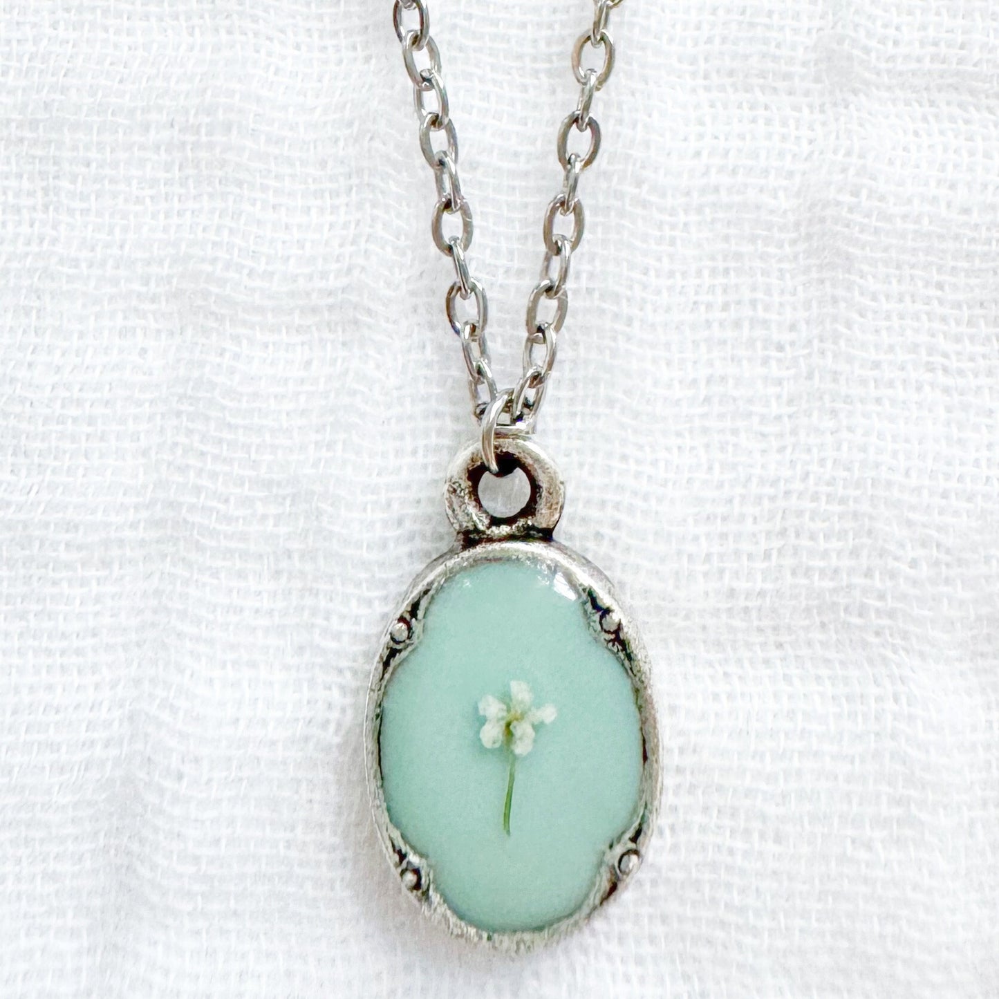 Lizzy Mini Ornate Pressed Flower Necklace | Silver