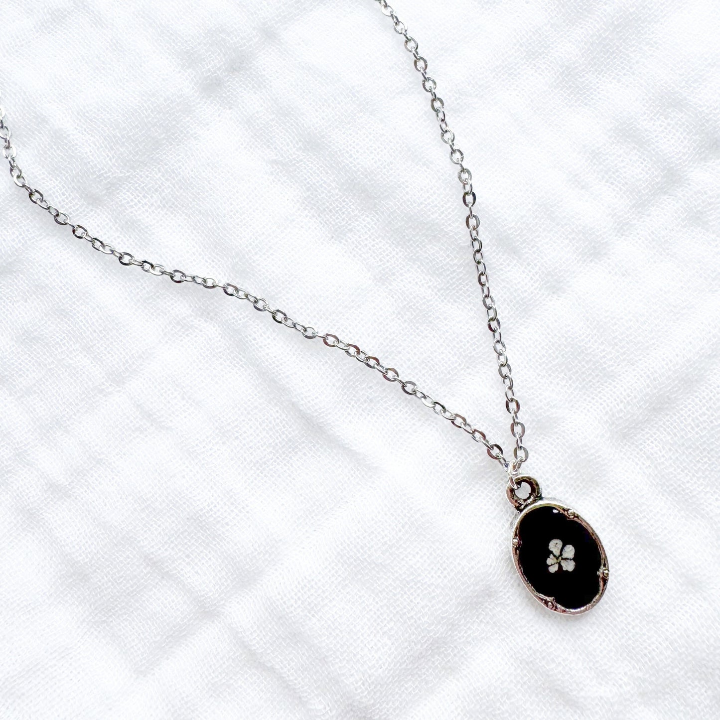 Lynn Mini Ornate Pressed Flower Necklace | Silver