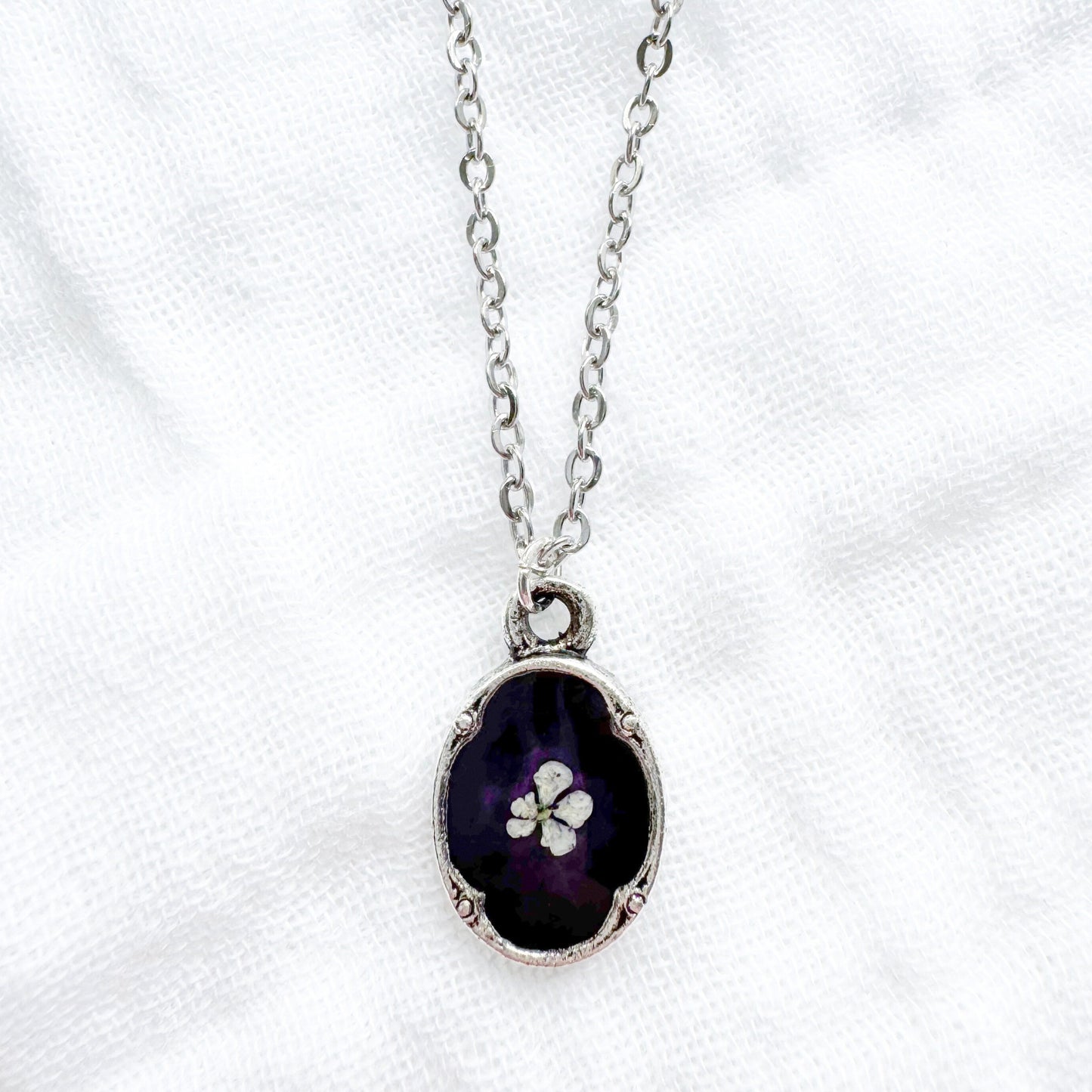 Lynn Mini Ornate Pressed Flower Necklace | Silver
