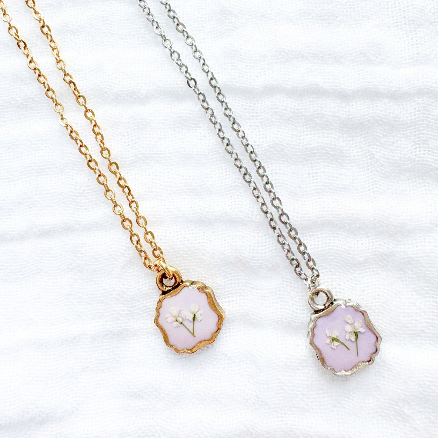 Mary Mini Frame Pressed Flower Necklace | Gold