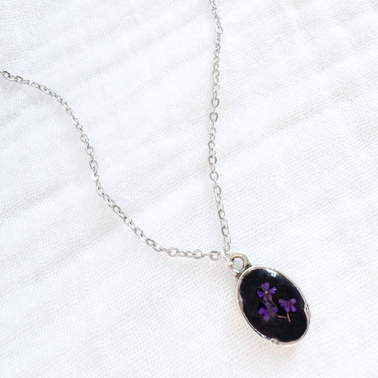 Morgan Mini Ornate Pressed Flower Necklace | Silver