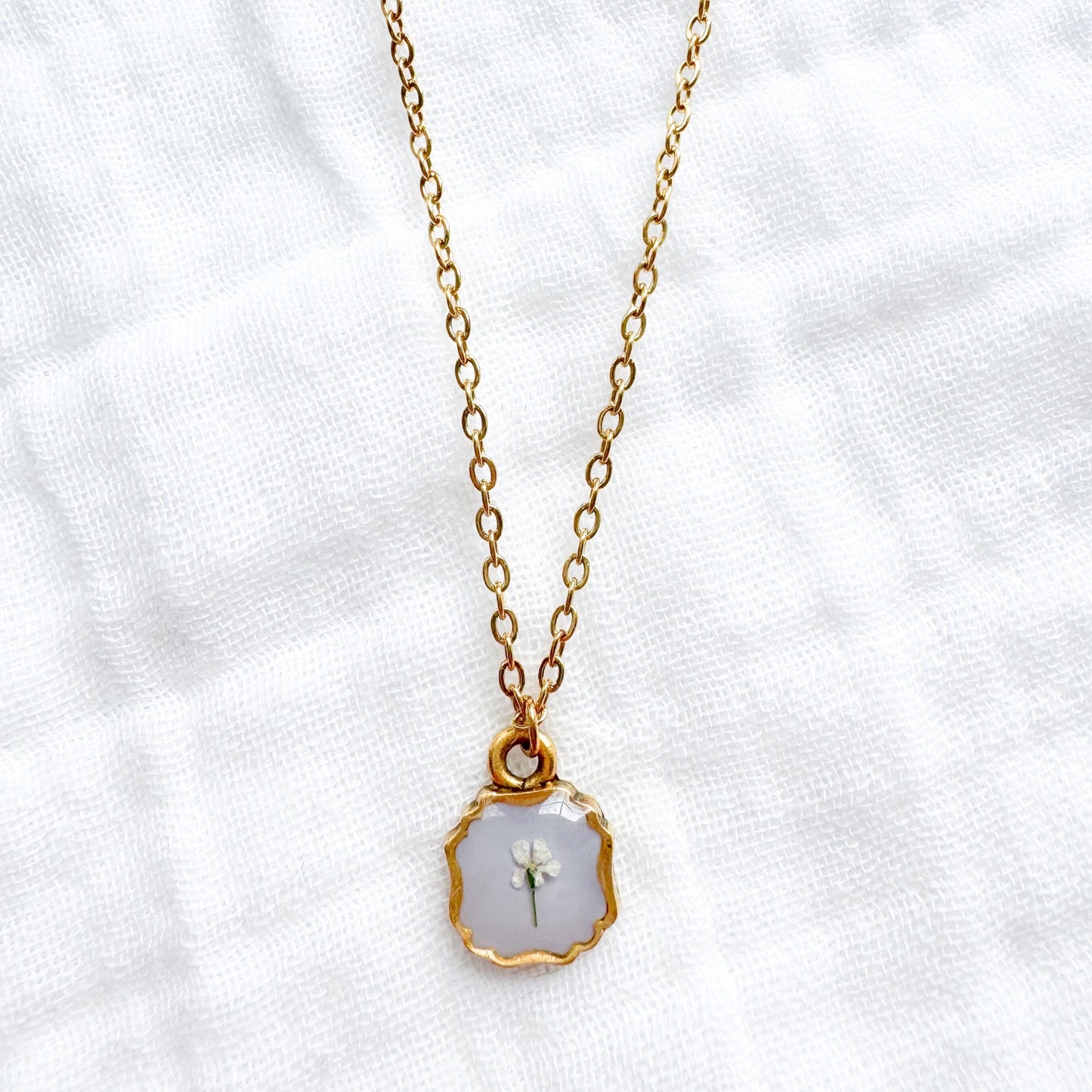 Molly Mini Frame Pressed Flower Necklace | Gold