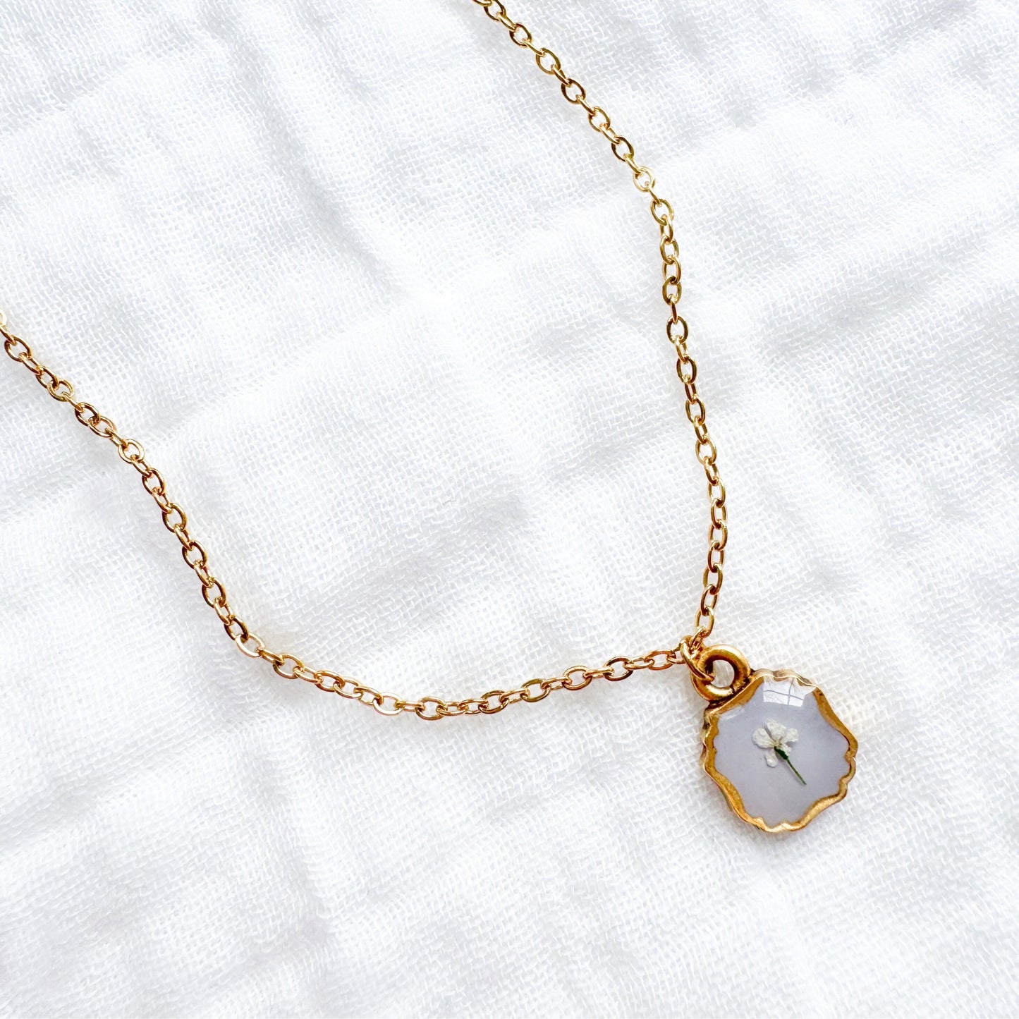 Molly Mini Frame Pressed Flower Necklace | Gold