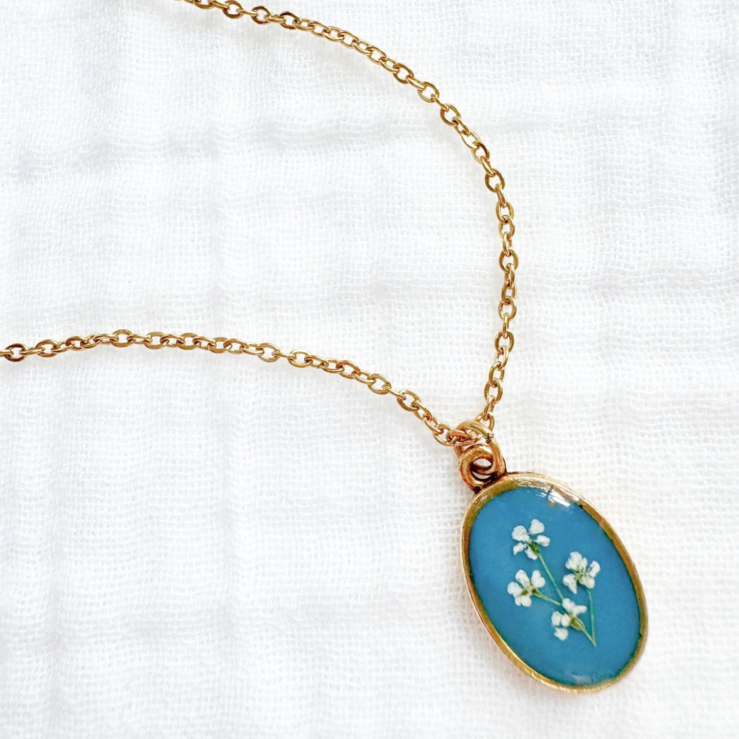 Natalie Classic Oval Pressed Flower Necklace | Gold