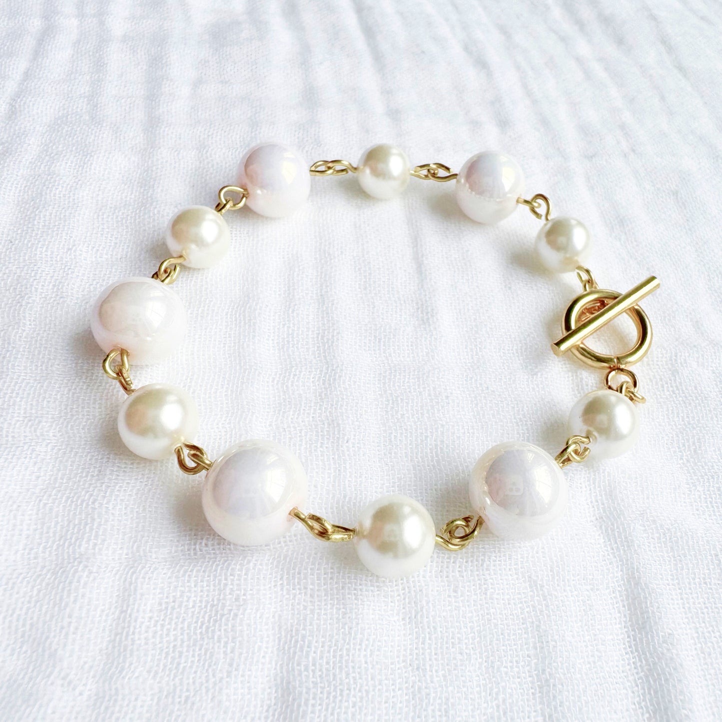 Peony Statement Shell Pearl Bracelet | Gold