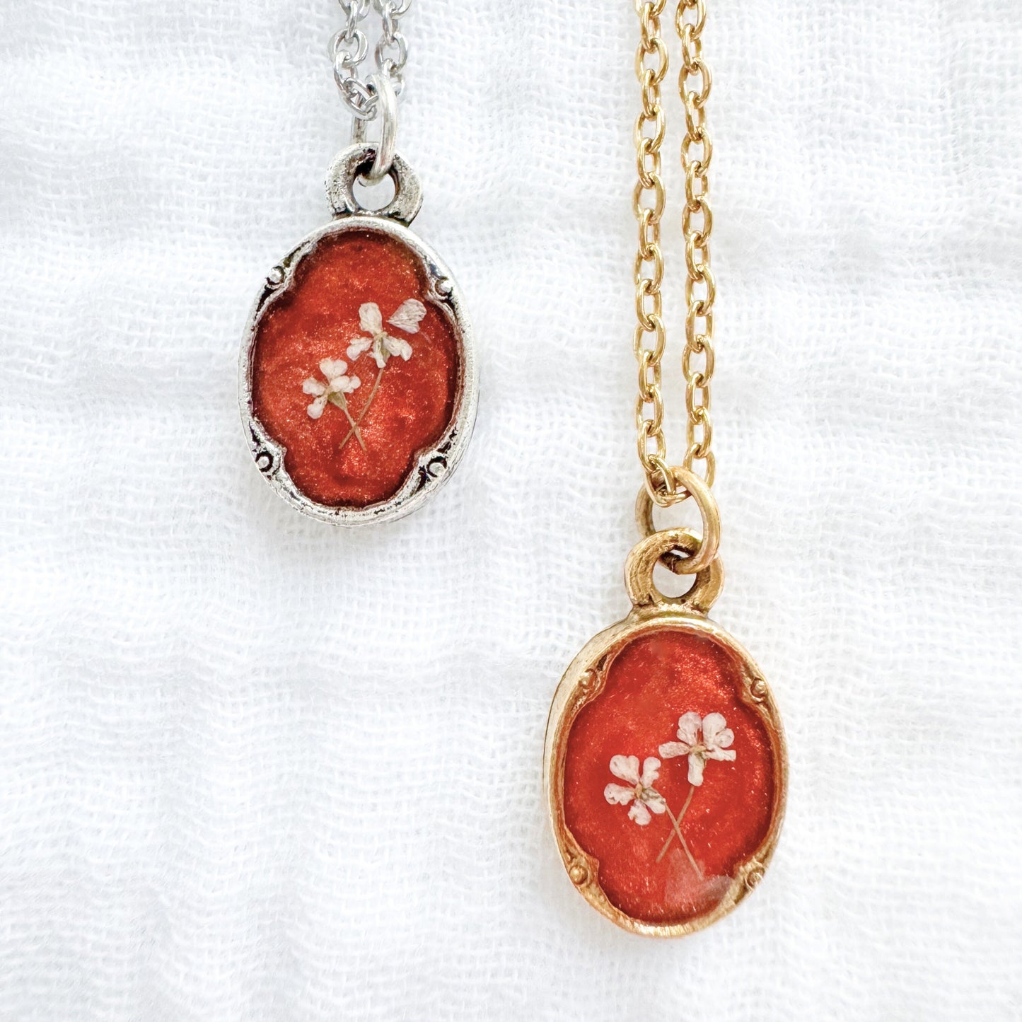 Sabrina Mini Ornate Pressed Flower Necklace | Gold