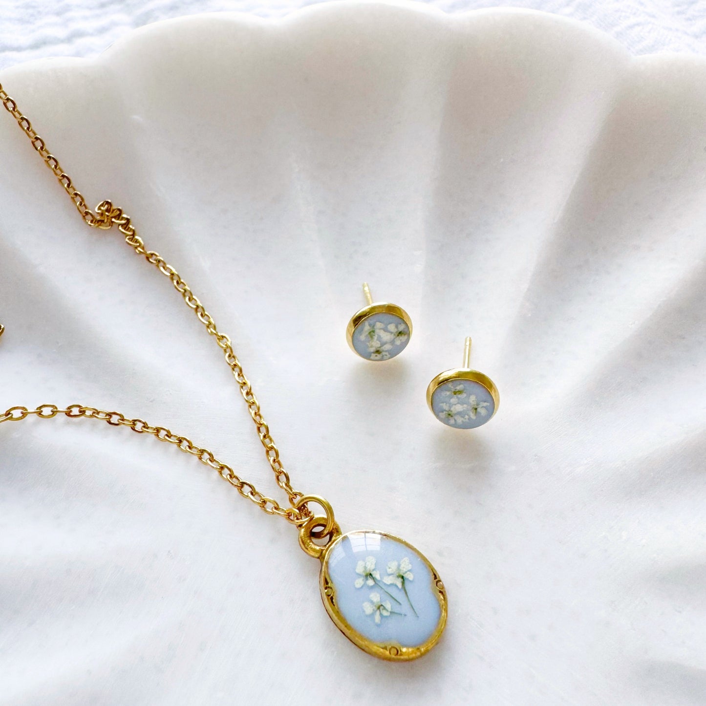 *Custom* Leah Mini Ornate Pressed Flower Necklace | Gold