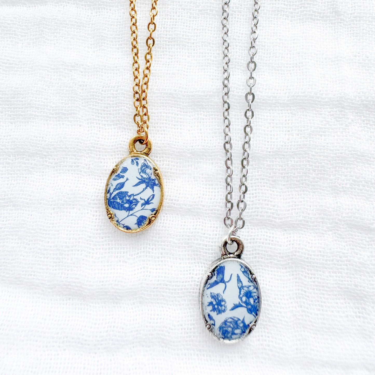 Toile de papillon Mini Ornate Necklace | Gold