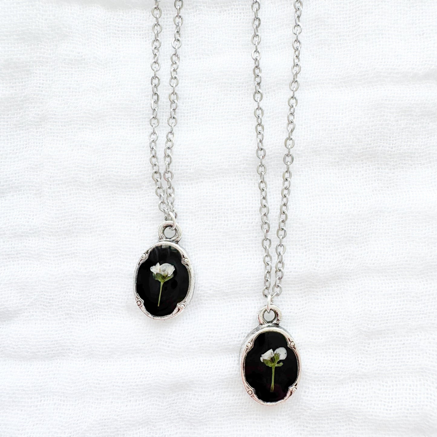 Victoria Mini Ornate Pressed Flower Necklace | Silver