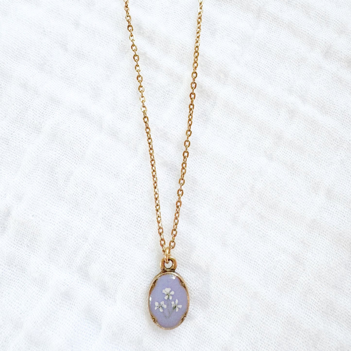 Violet Mini Ornate Pressed Flower Necklace | Gold