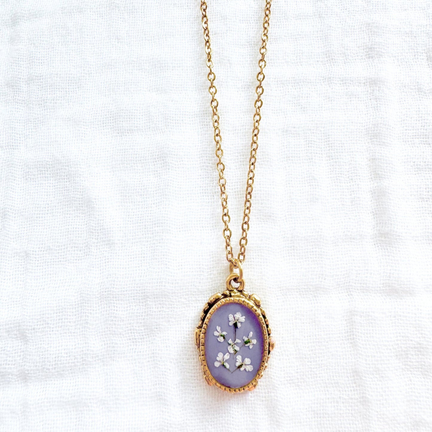 Violet Ornate Pressed Flower Necklace | Gold