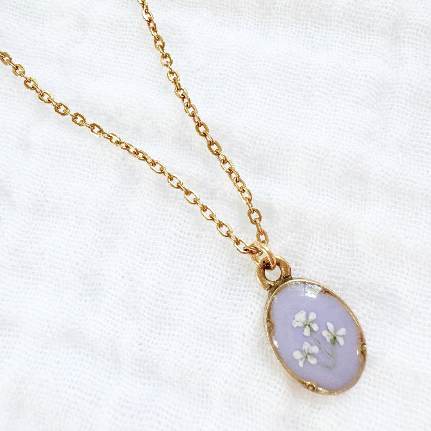 Violet Mini Ornate Pressed Flower Necklace | Gold