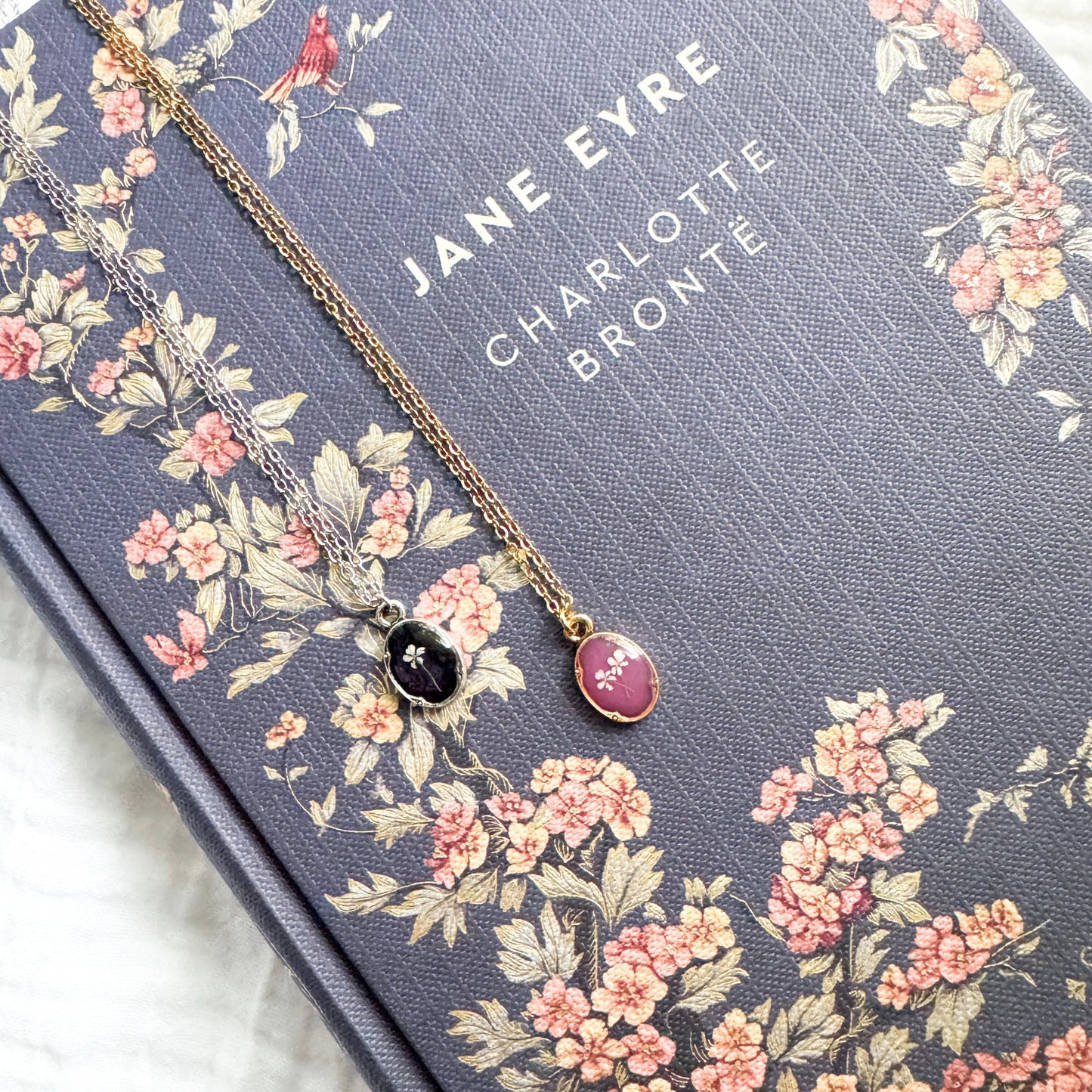 Enid Mini Ornate Pressed Flower Necklace | Gold