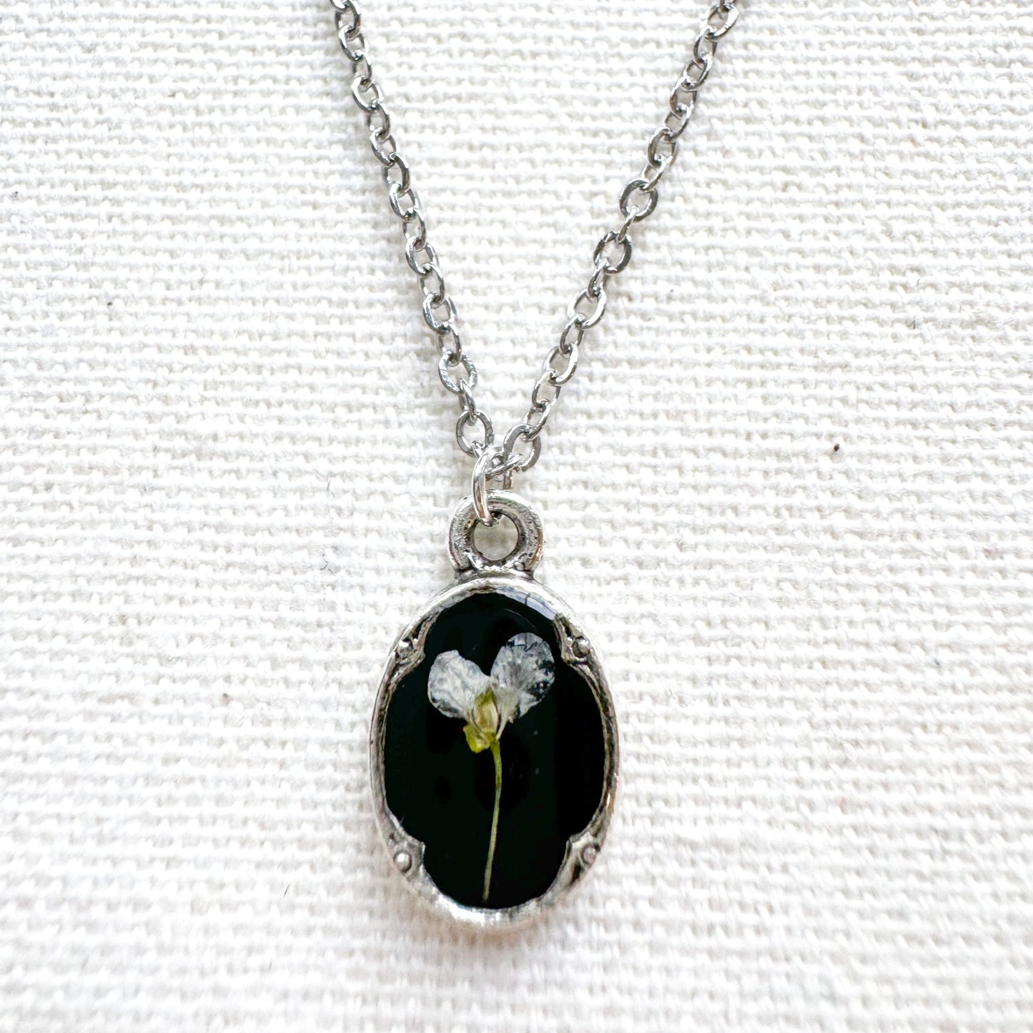 Victoria Mini Ornate Pressed Flower Necklace | Silver